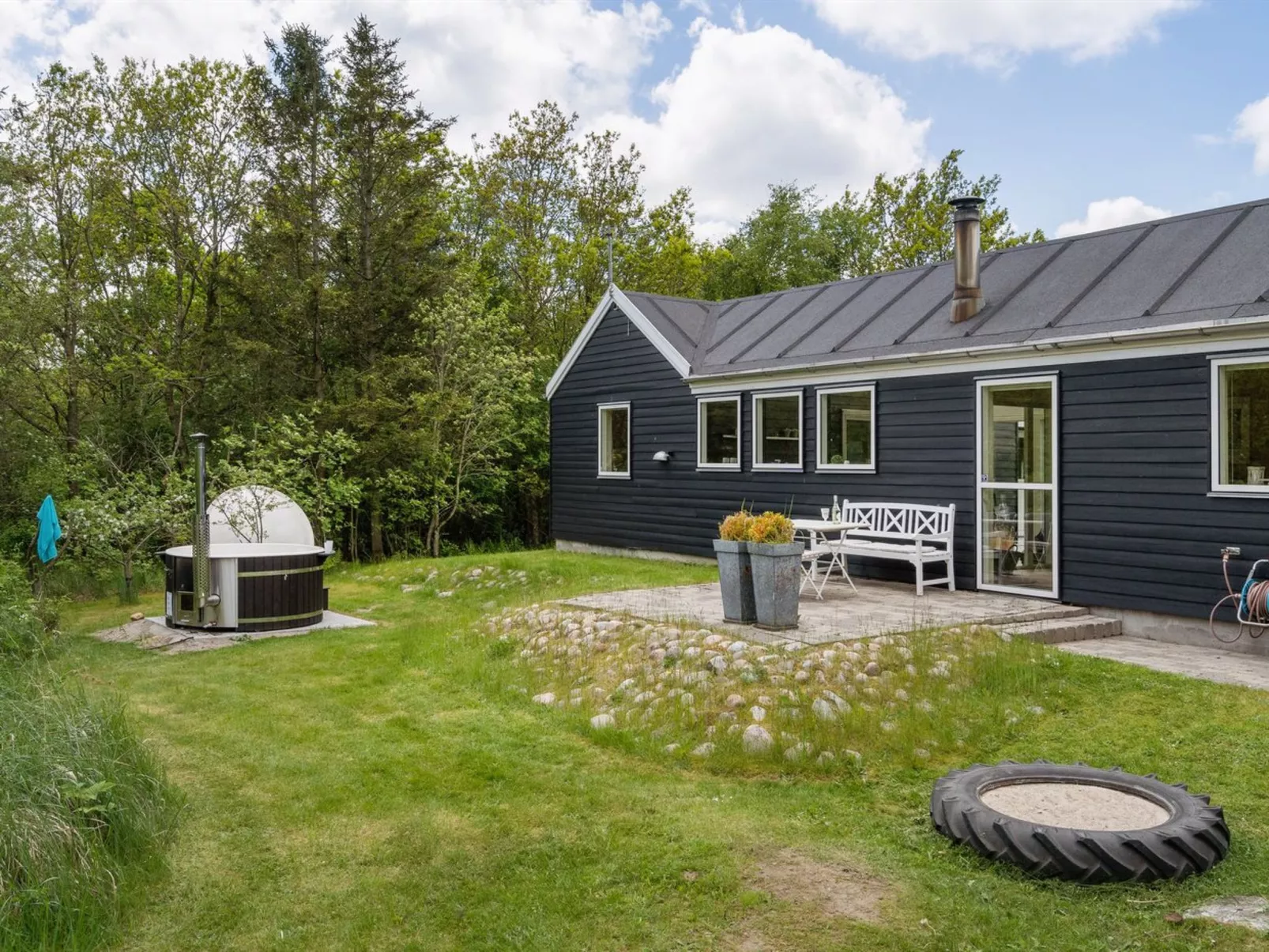 "Eireen" - 600m to the fjord-Inside