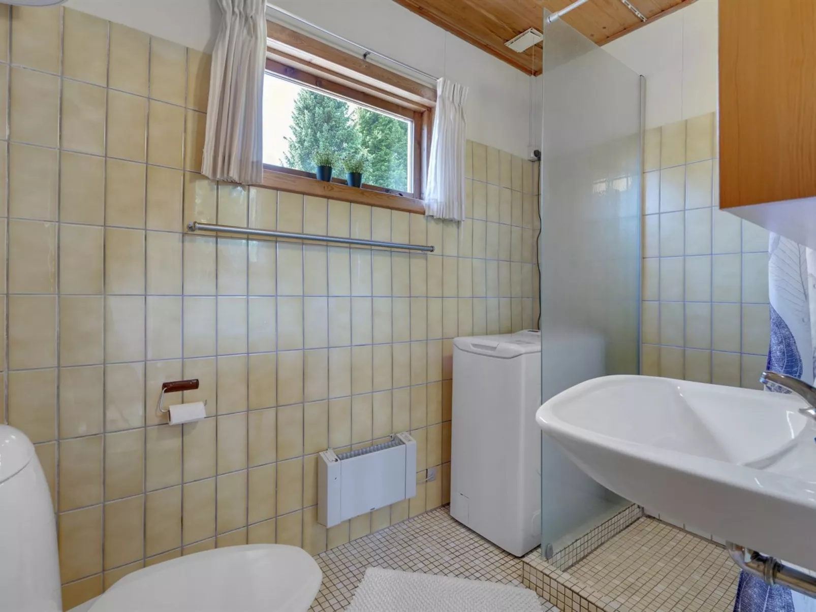 "Hege" - 450m from the sea-Inside