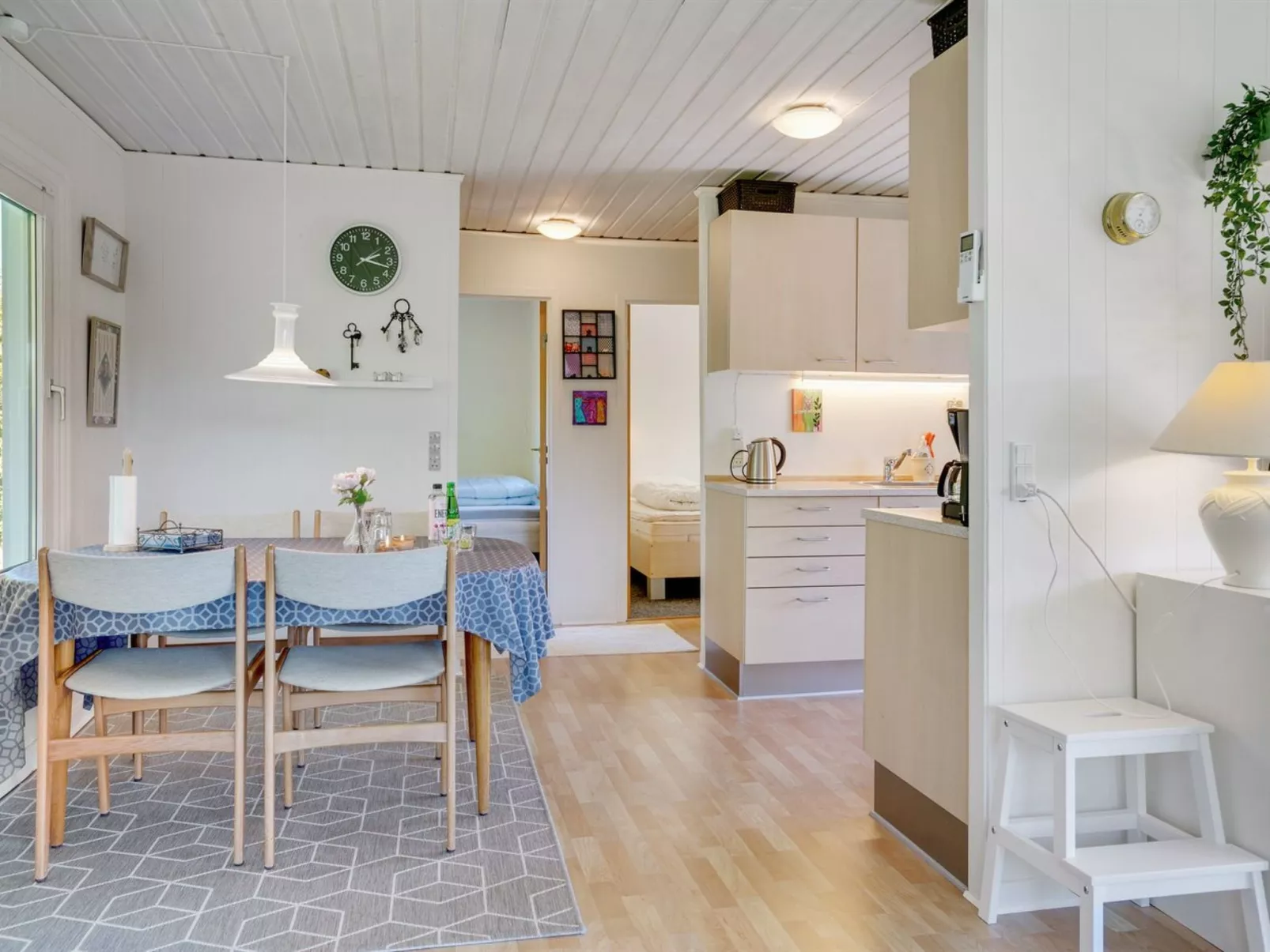 "Savina" -  from the sea-Drinnen