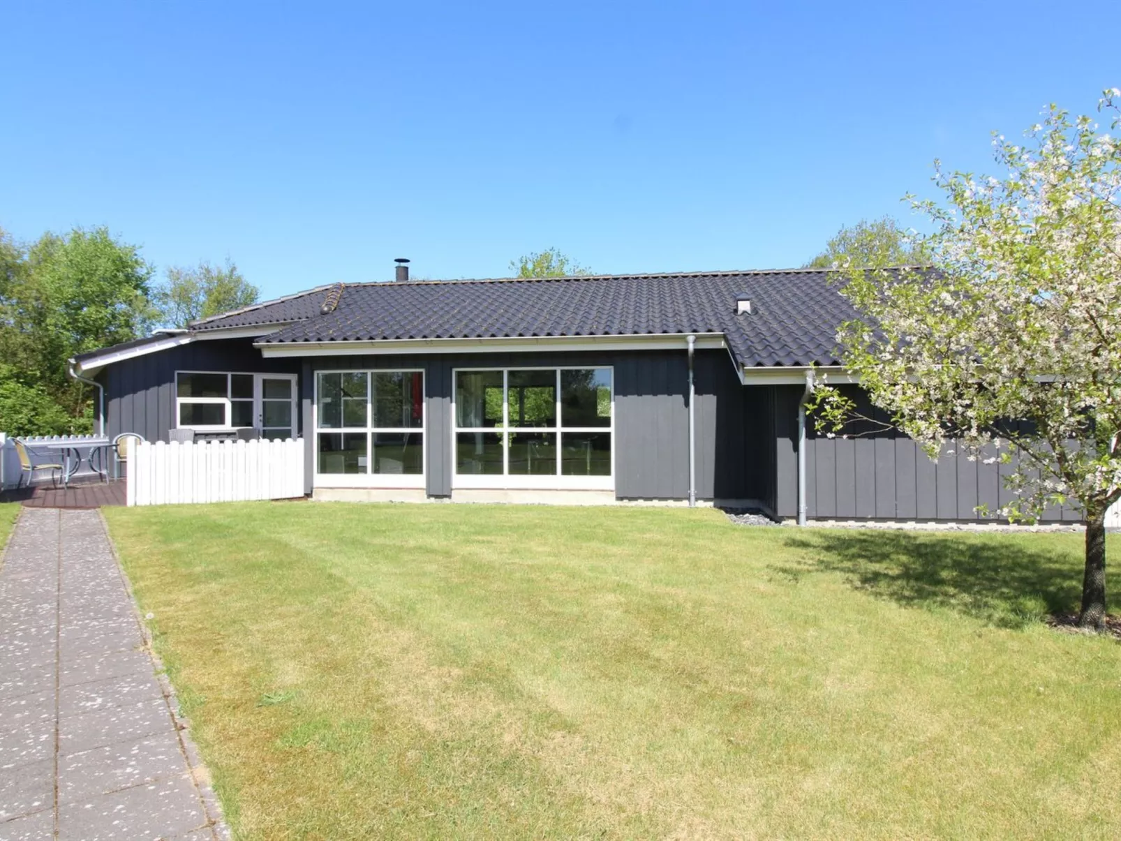 "Jannic" - 300m to the fjord-Outside