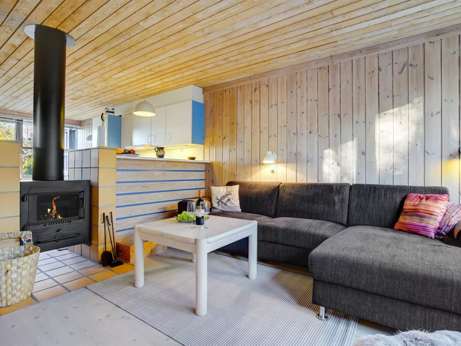 "Robert" - 250m from the sea-Inside