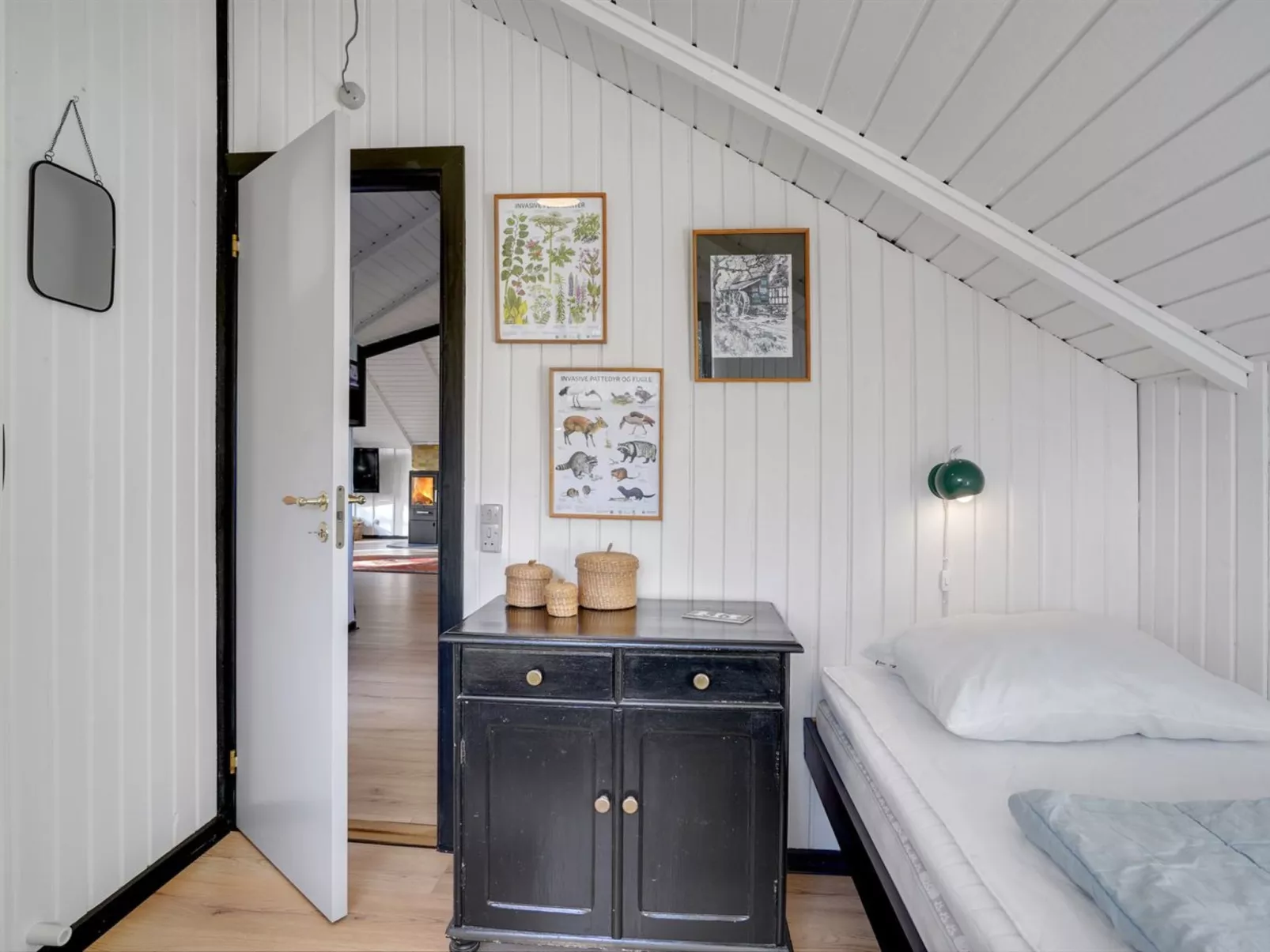 "Raita" - 350m to the fjord-Drinnen