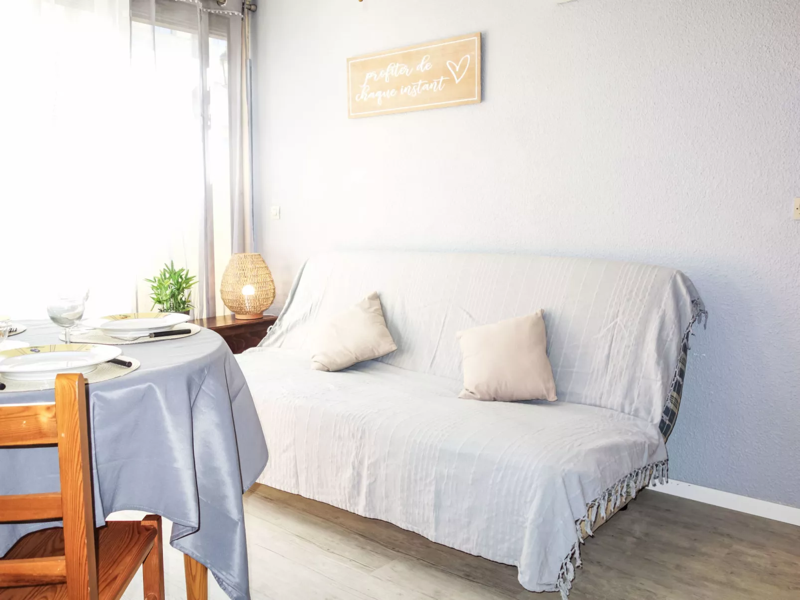 Les Mas de La Mer-Drinnen