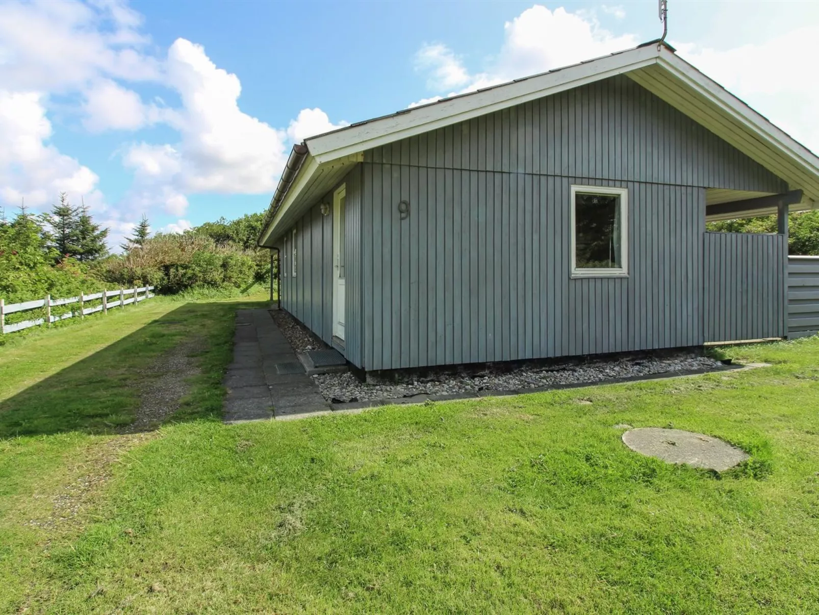 "Holte" - 700m to the fjord-Outside