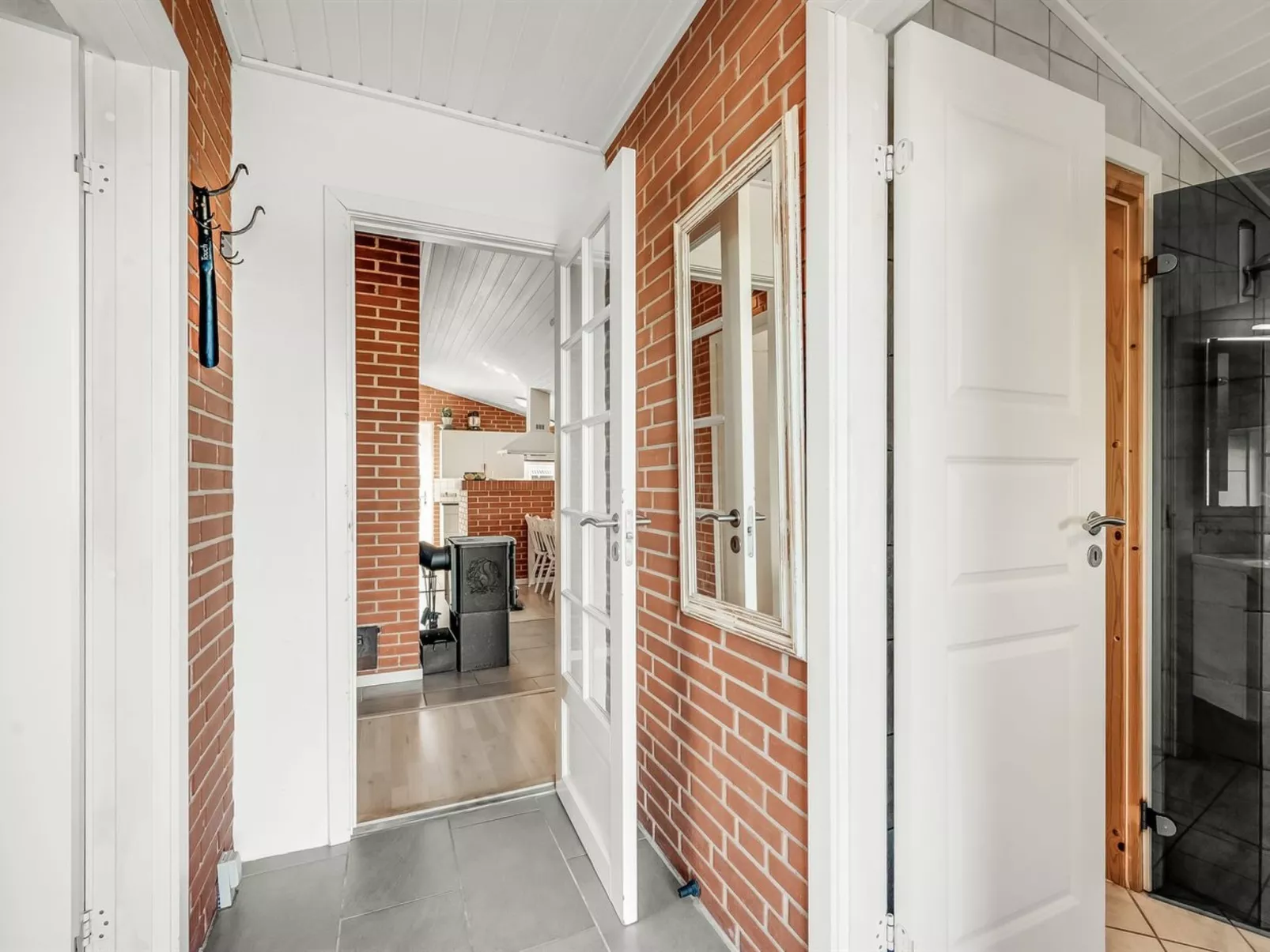 "Fia" -  from the sea-Drinnen