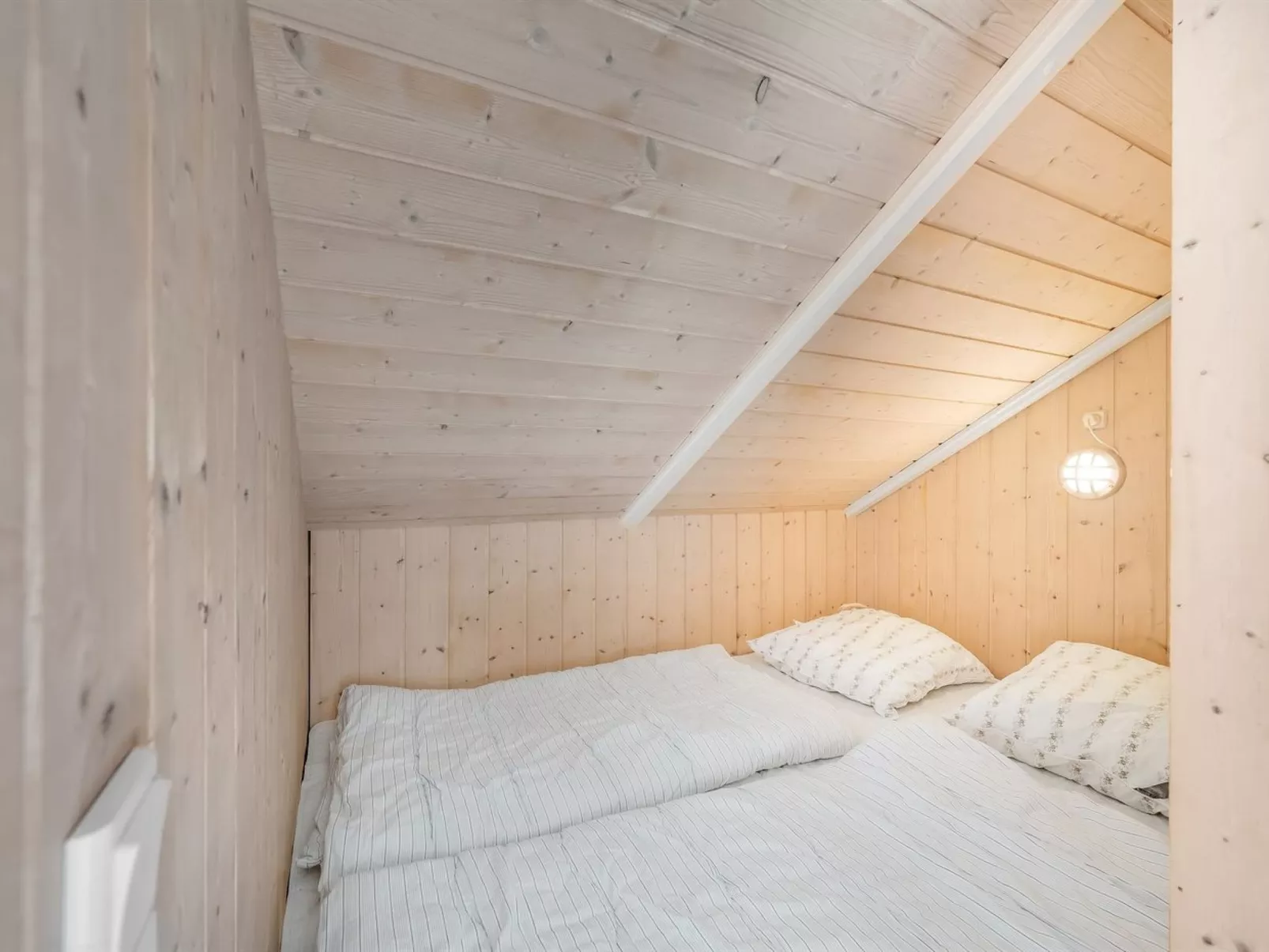 "Germaine" - 1.2km from the sea-Inside