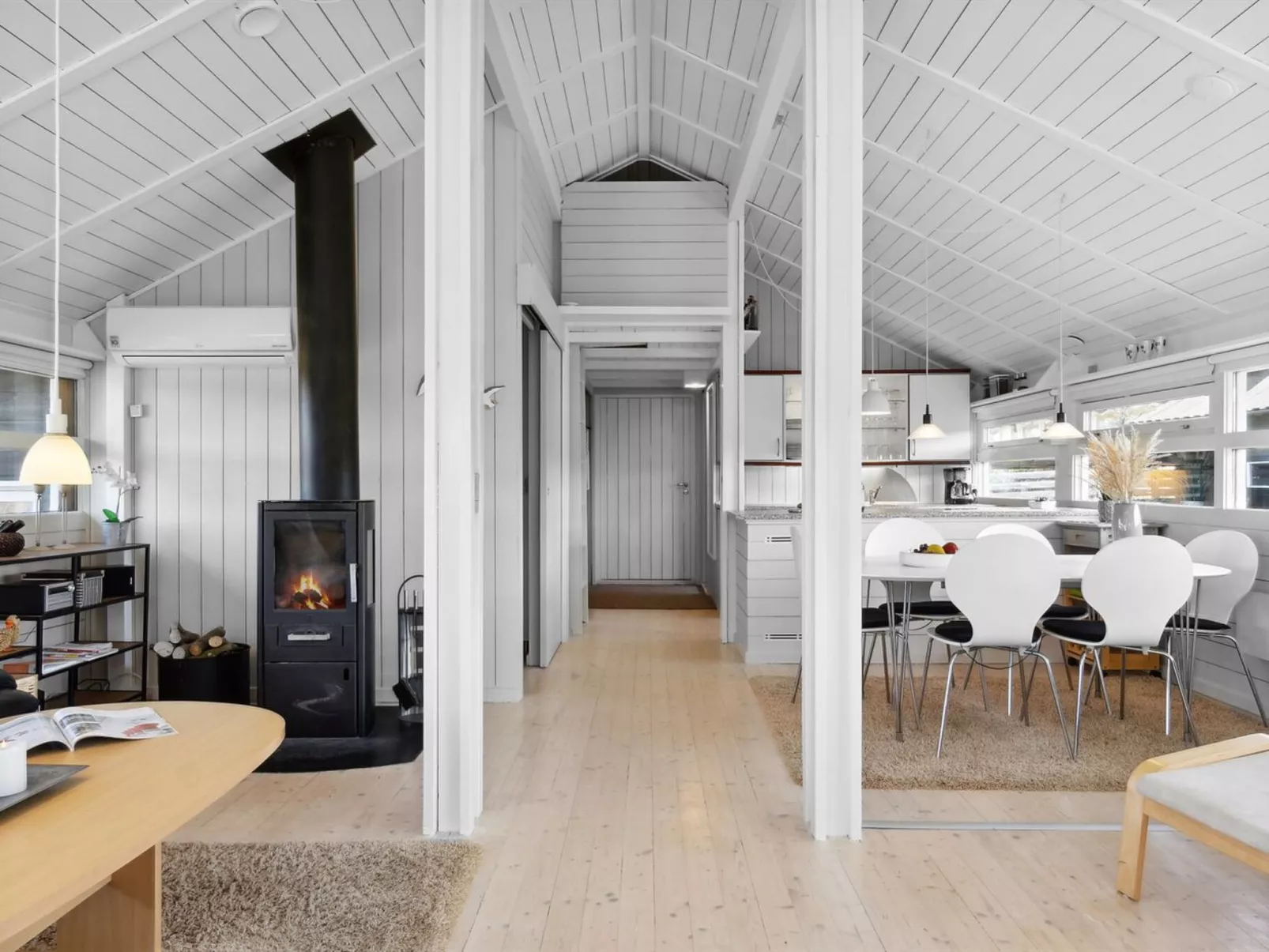 "Allida" - 800m from the sea-Dedans