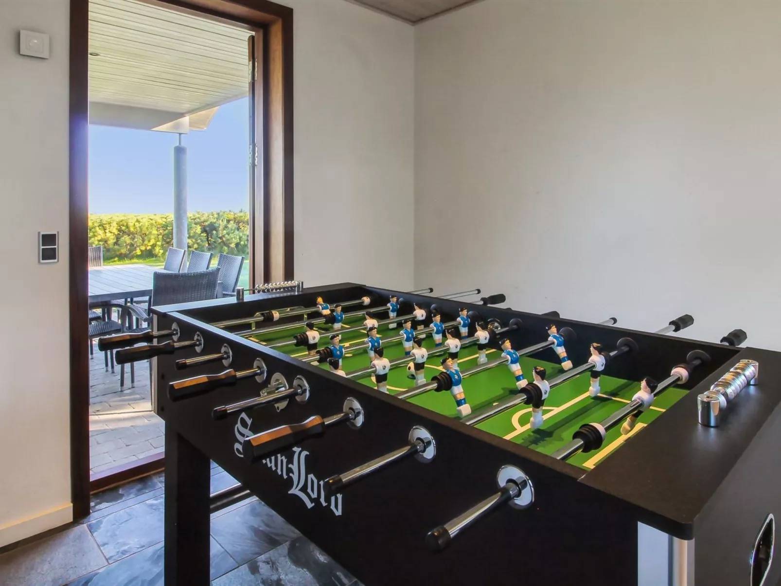 "Amundi" - 3.8km from the sea-Inside