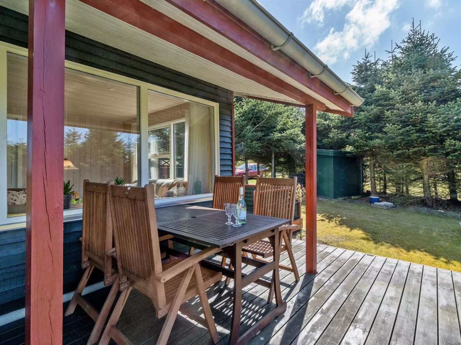 "Josefiina" - 450m to the fjord-Outside