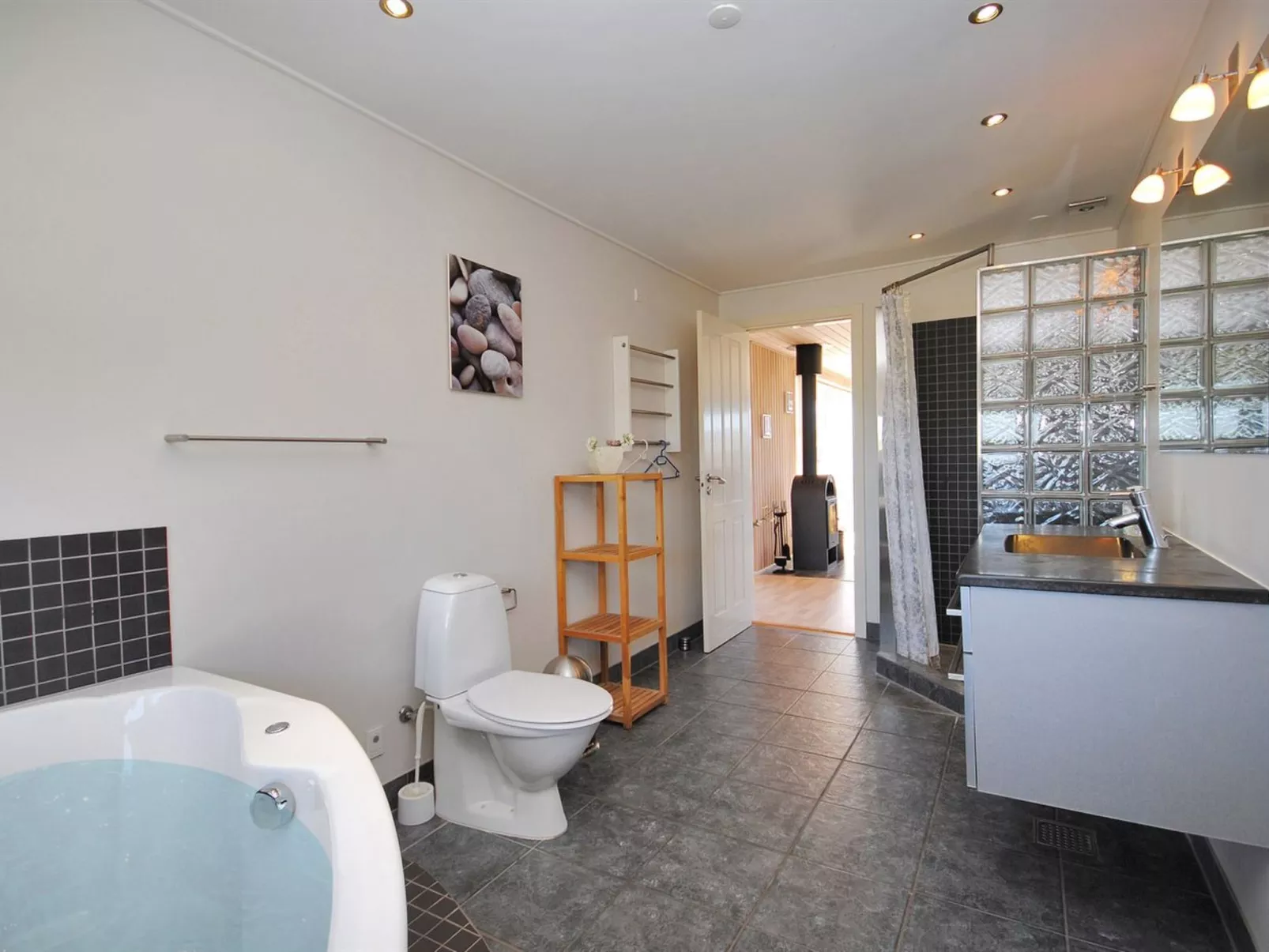 "Ernbiorn" -  from the sea-Inside