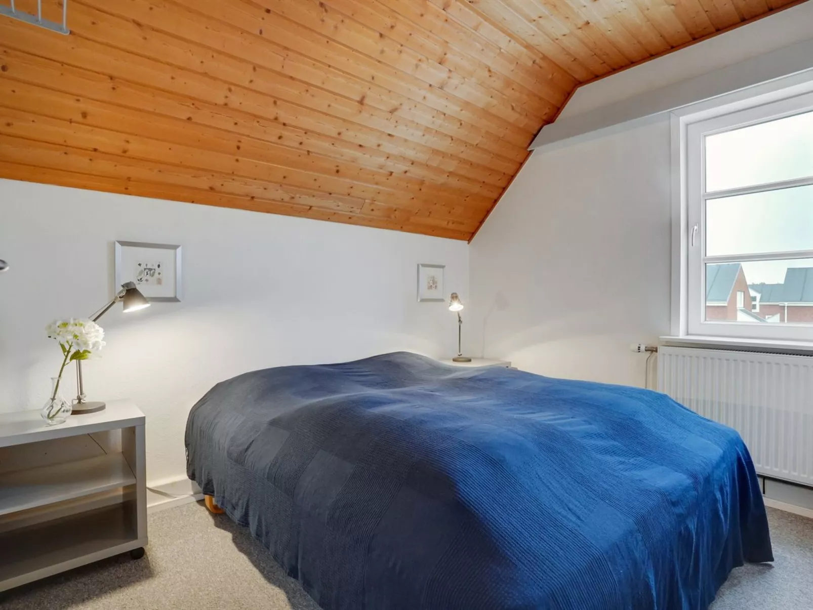 "Roya" - 1.9km from the sea-Dedans