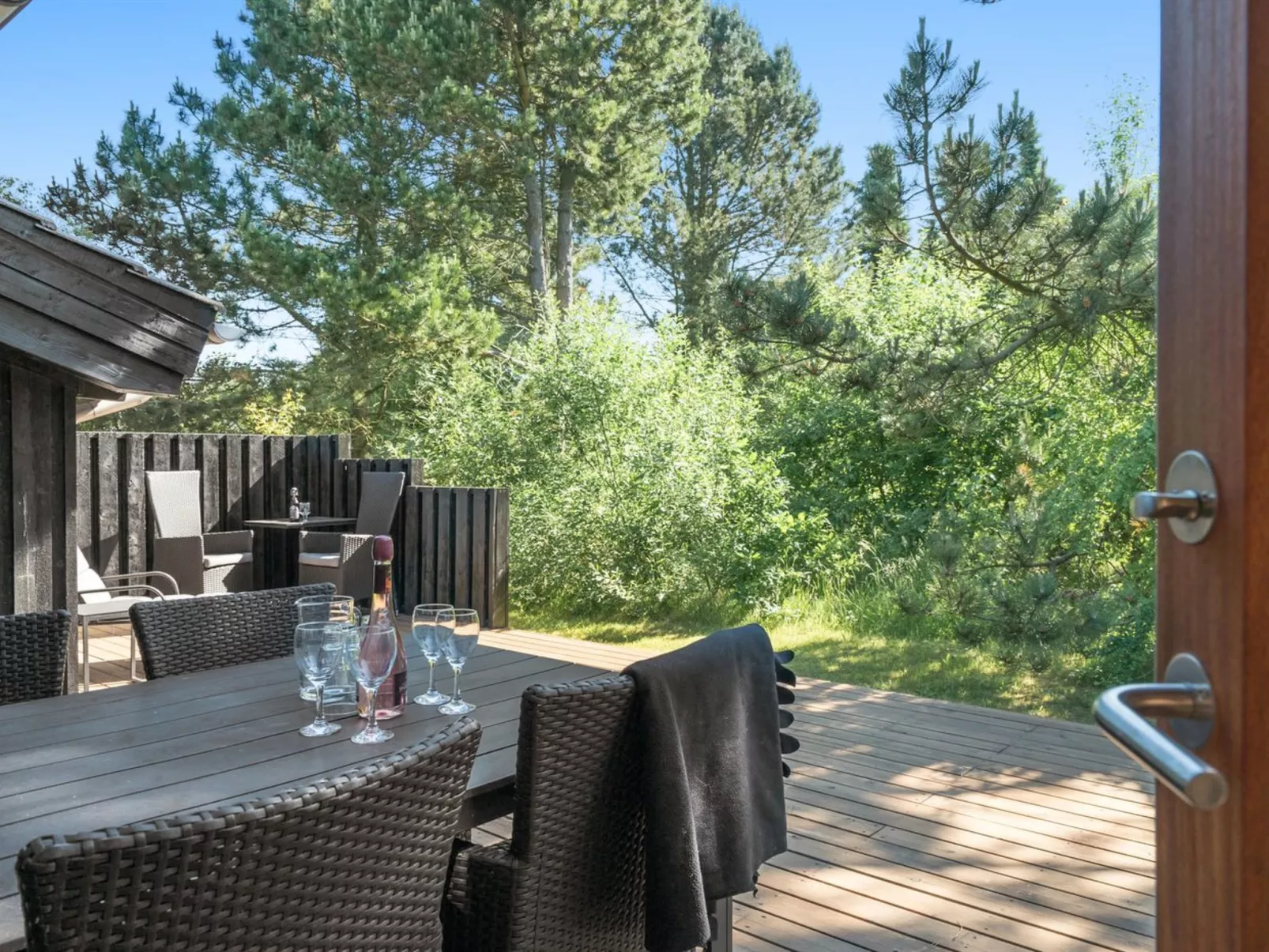 "Kali" - 900m to the fjord-Outside