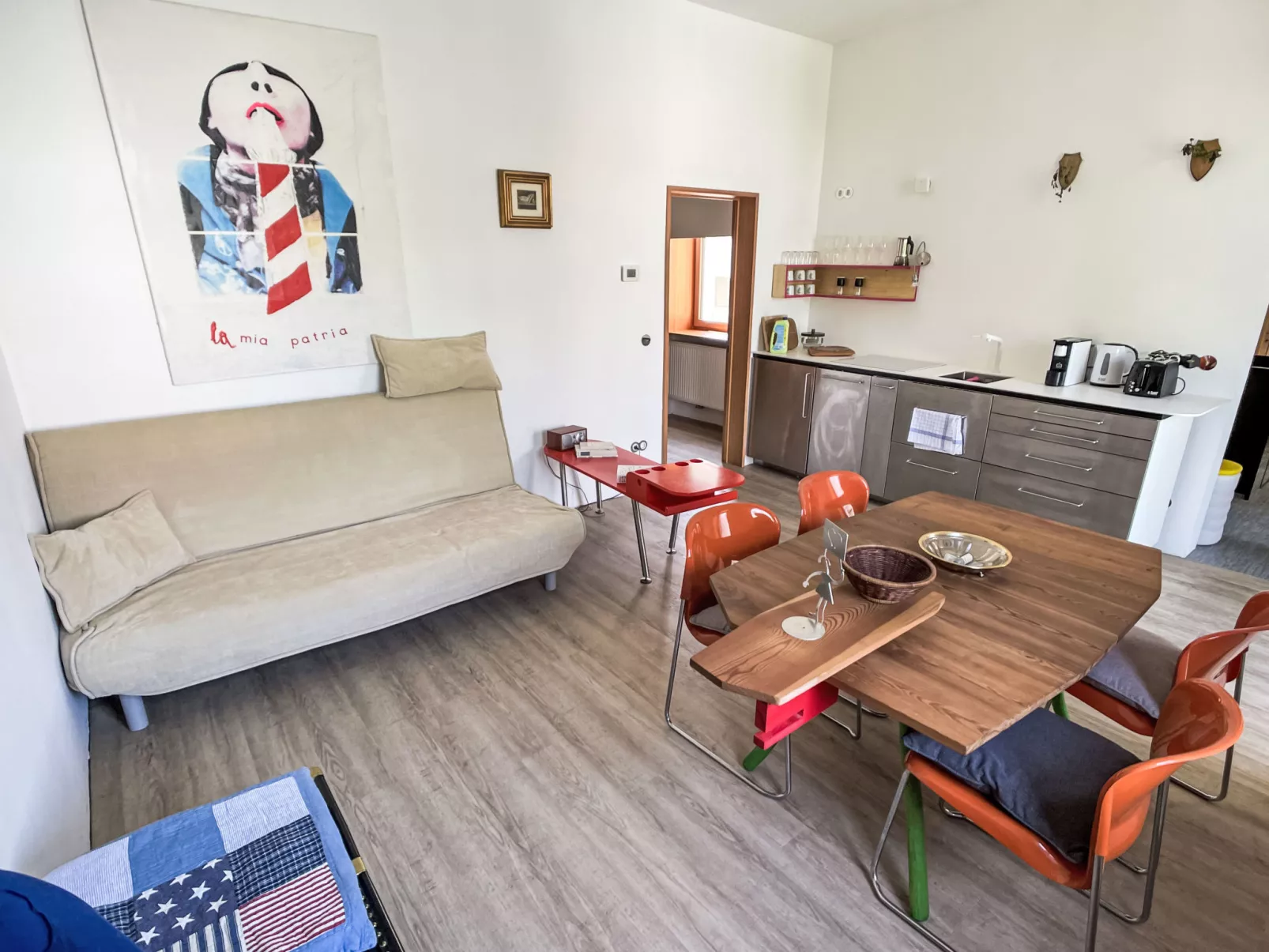 Happy Pasetti-Inside