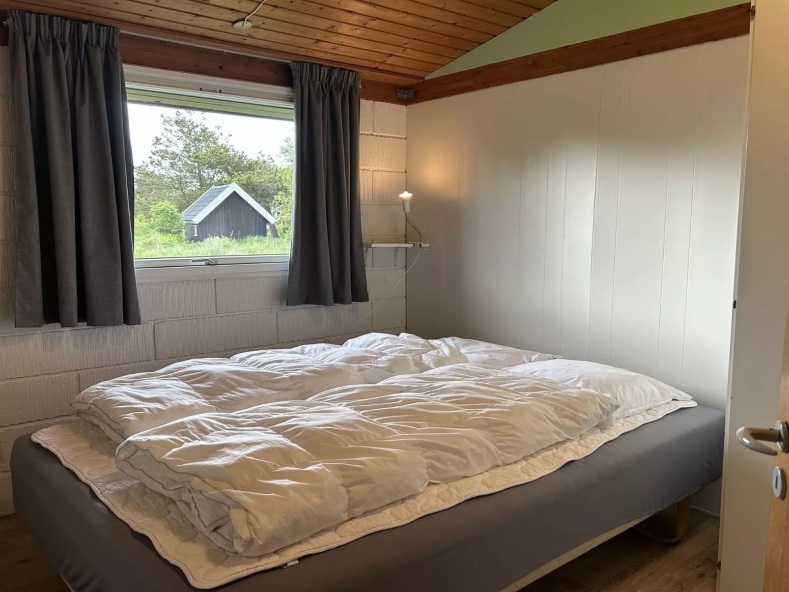 "Agna" - 700m to the fjord-Dedans