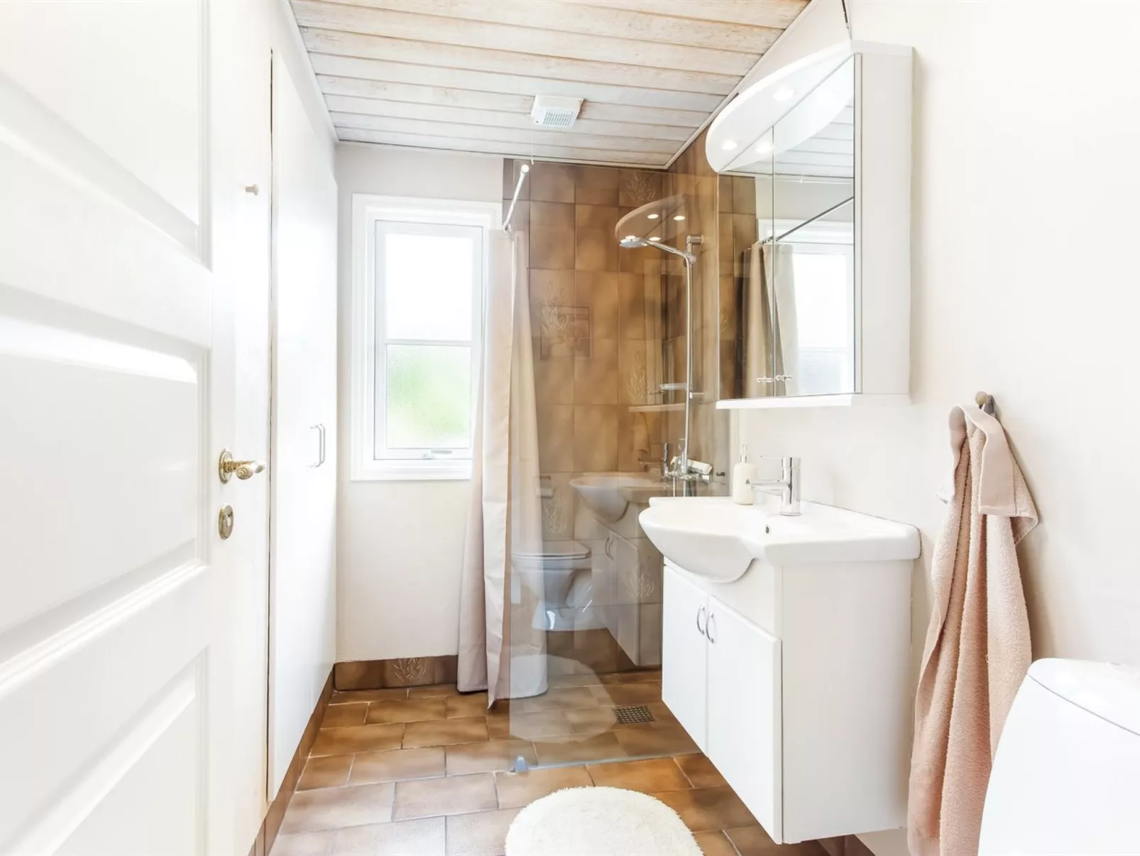 "Esalina" -  from the sea-Inside