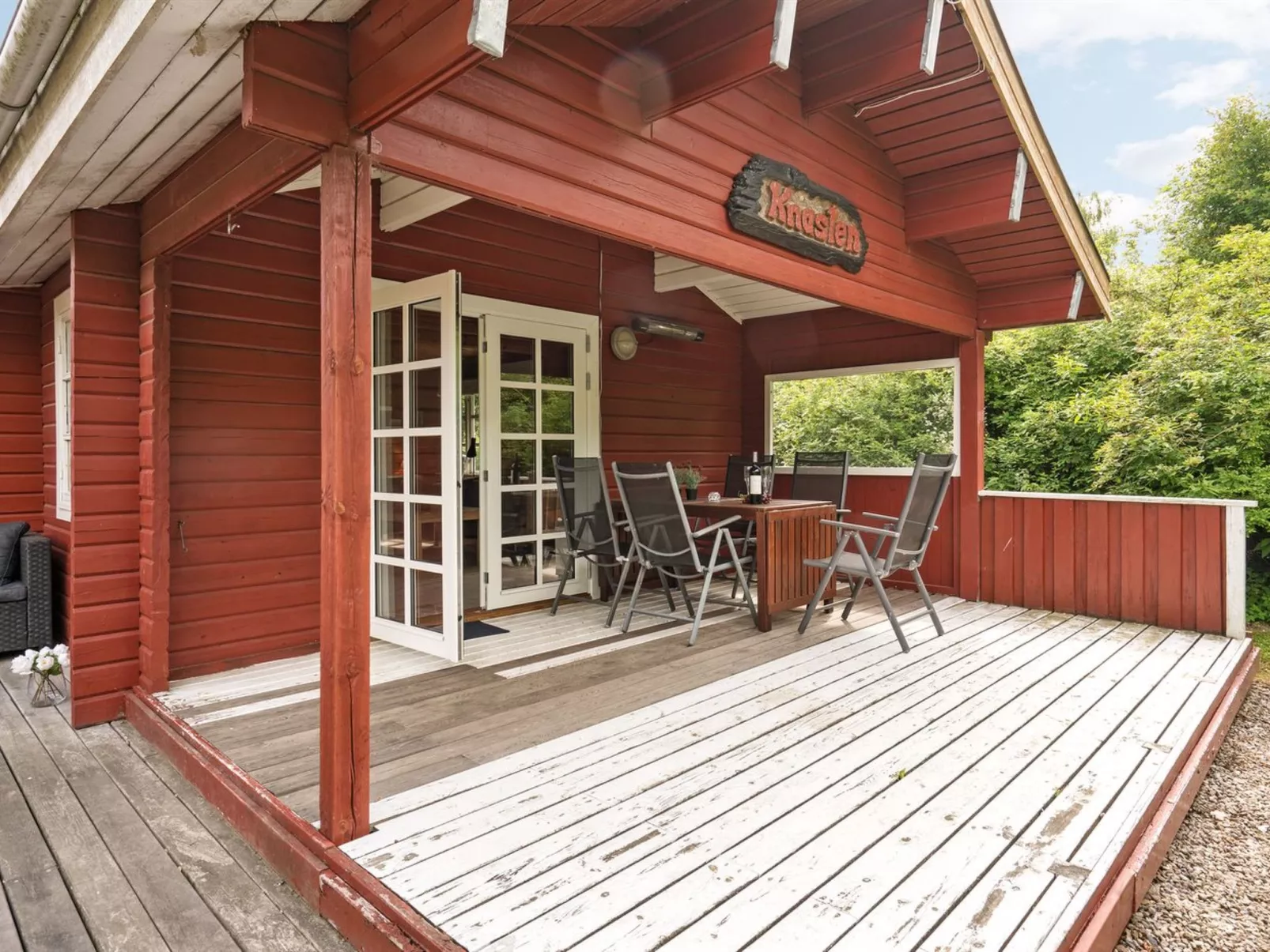 "Ernestine" - 500m to the fjord-Outside