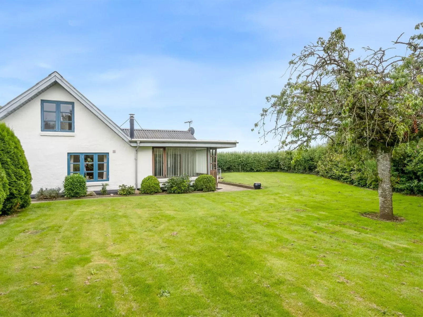 "Aliza" - 300m to the fjord-Outside