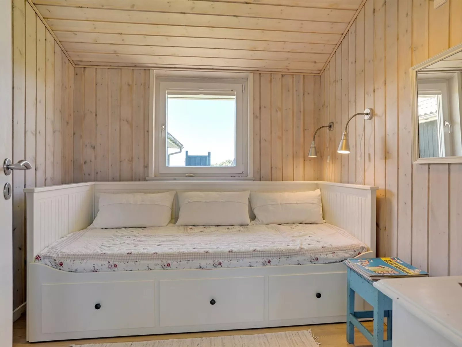 "Aella" - 150m from the sea-Inside