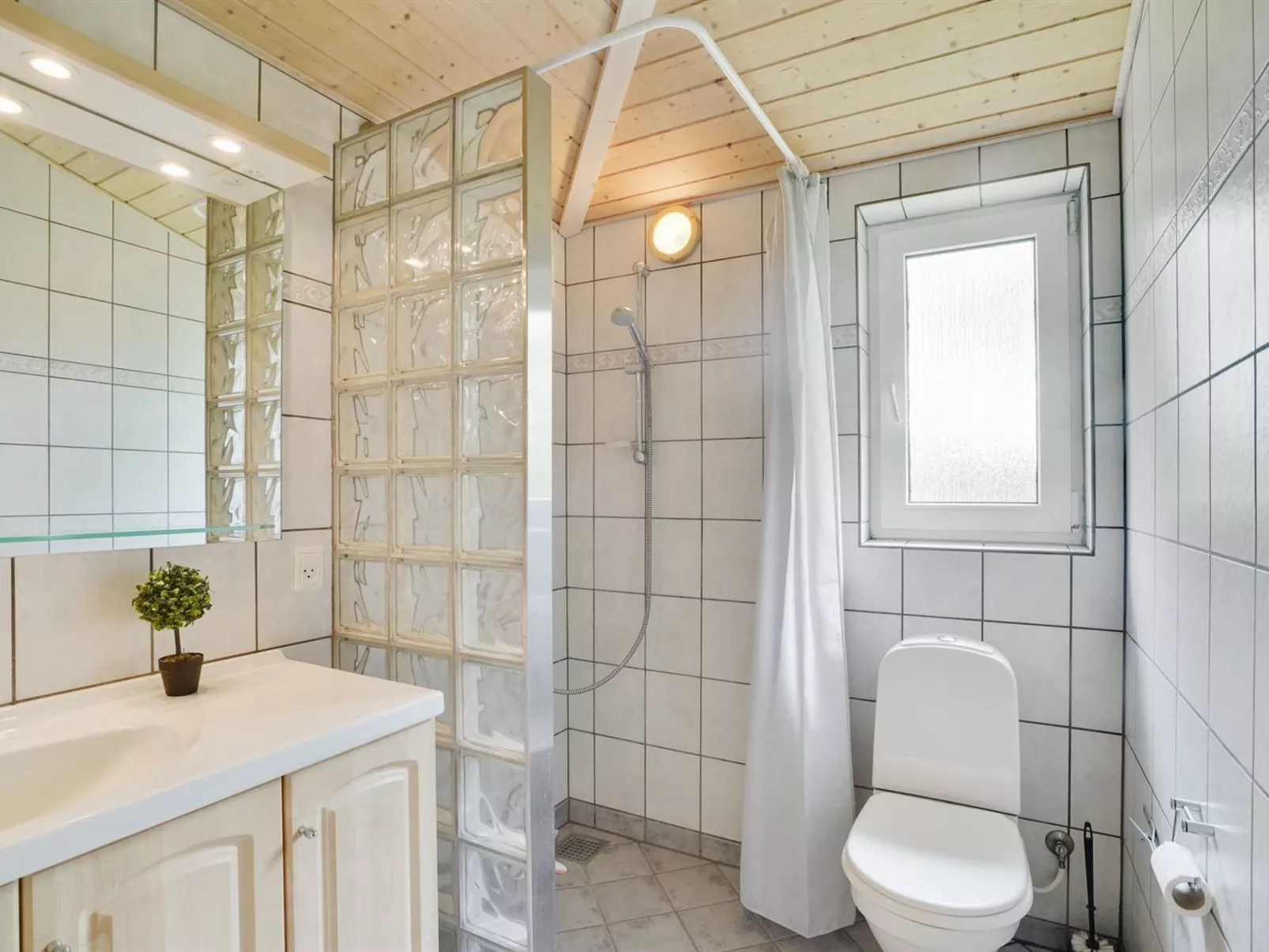 "Els" - 900m from the sea-Inside