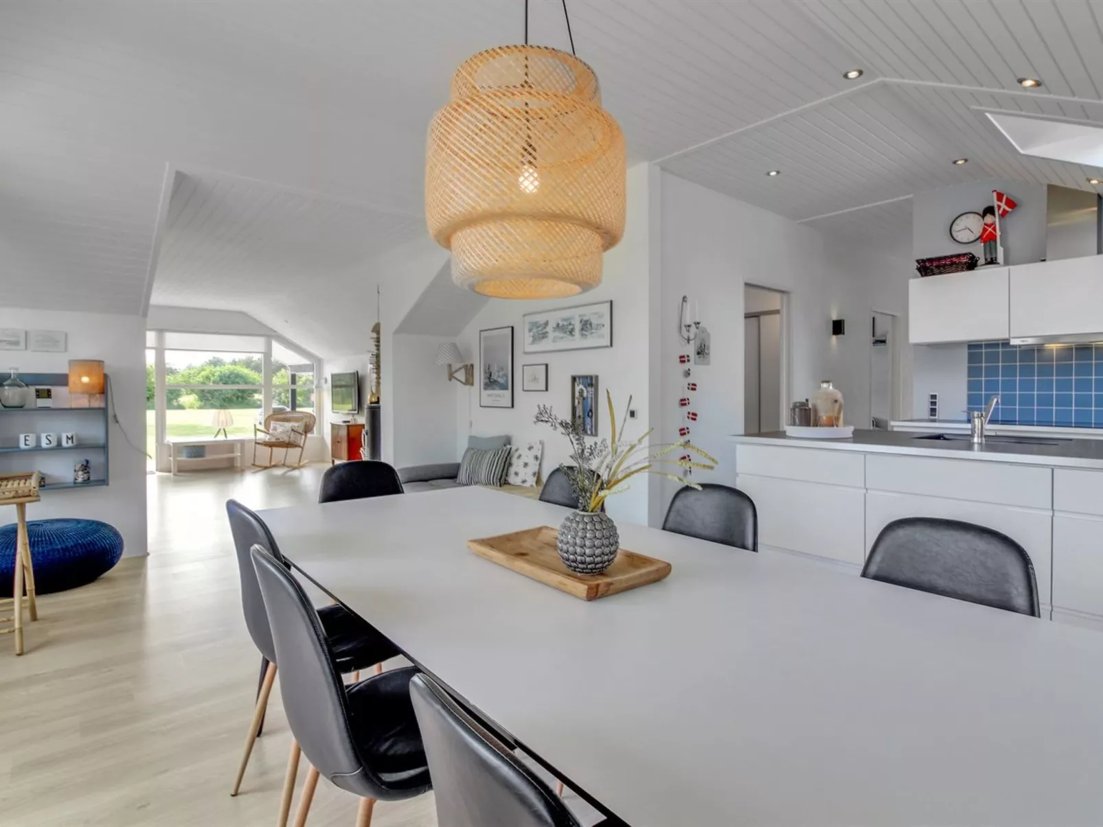 "Harmen" - 1.1km from the sea-Inside