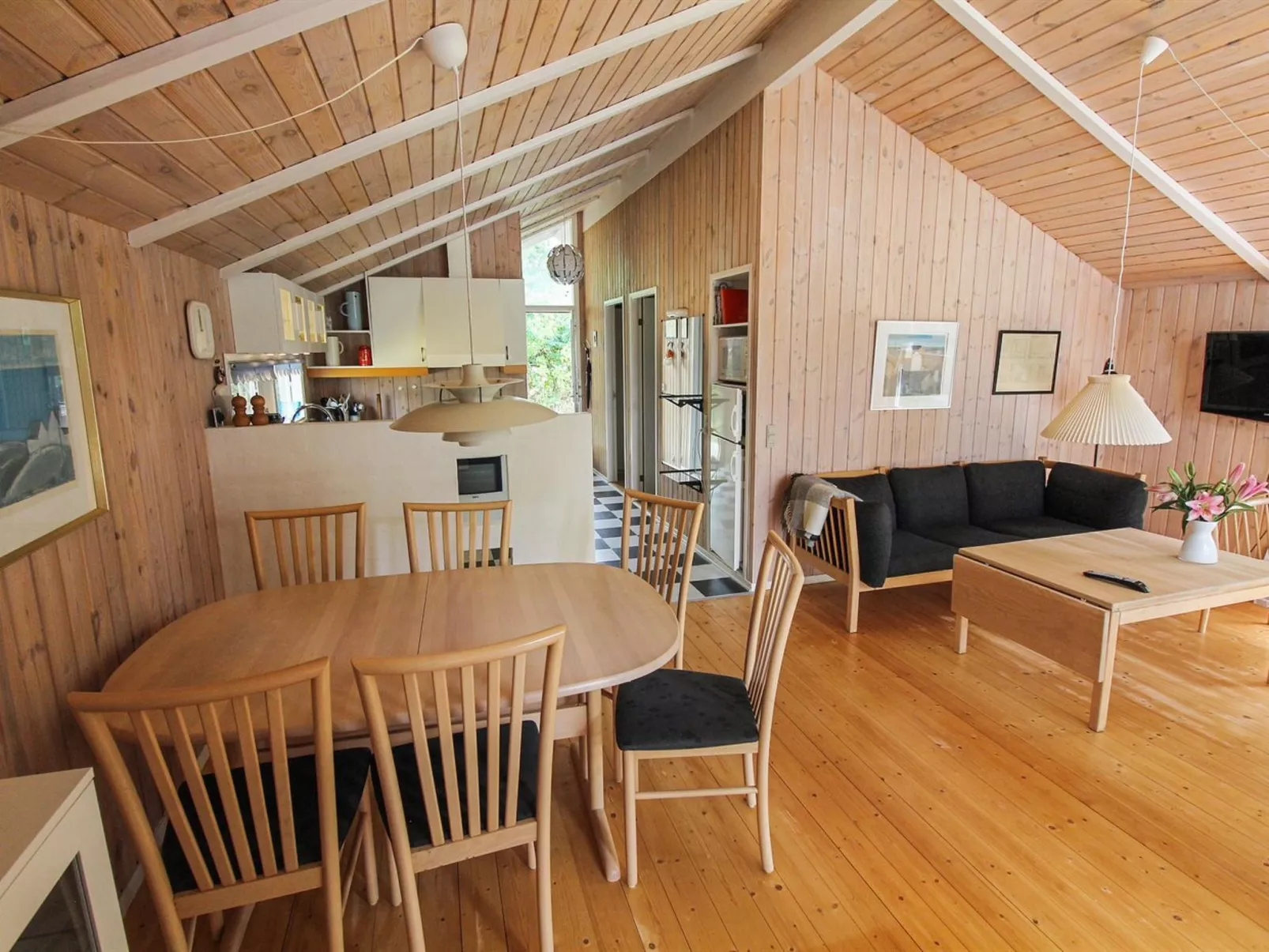 "Nakke" - 1.3km from the sea-Inside