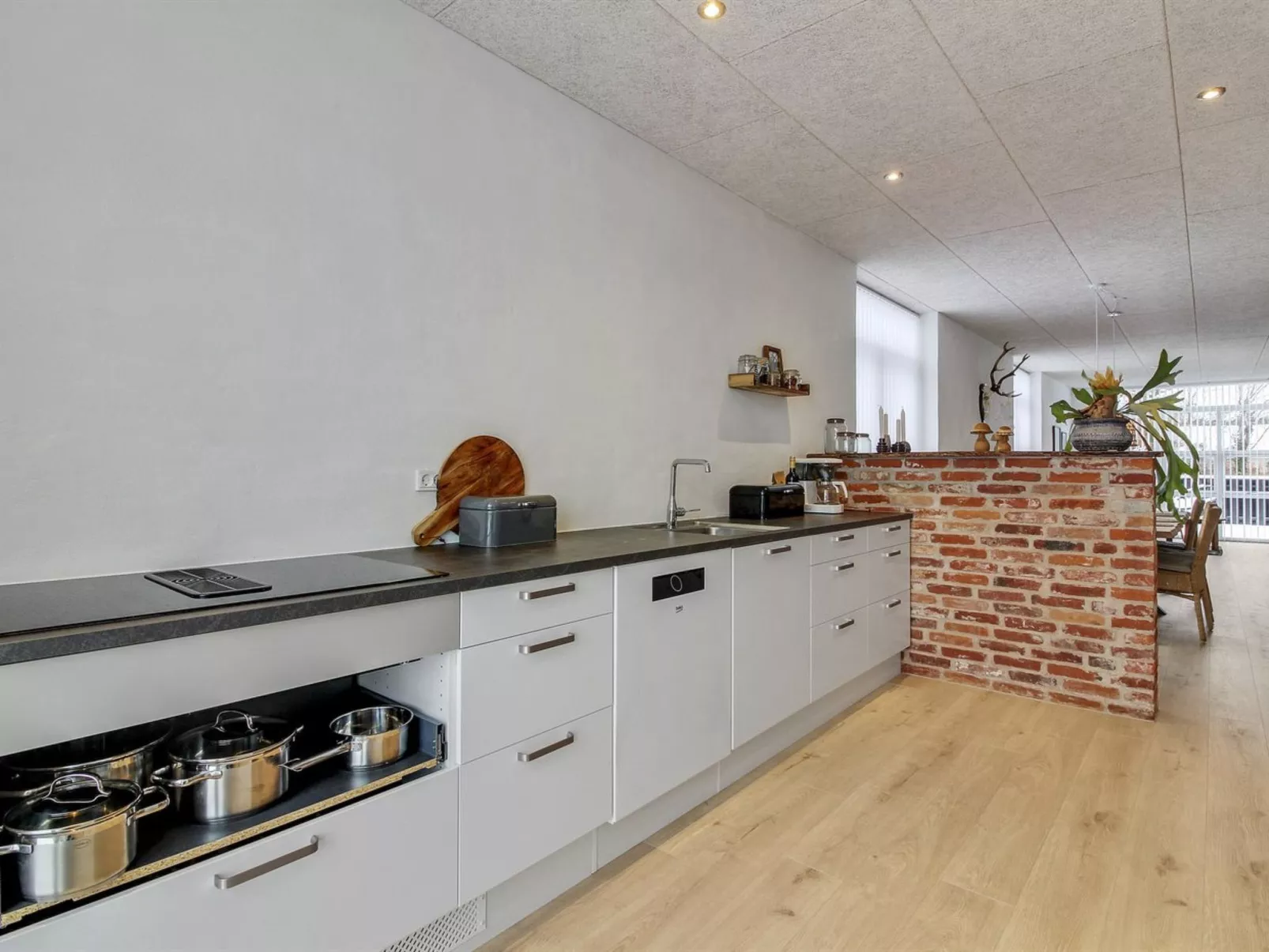 "Laulu" - 2km from the sea-Inside