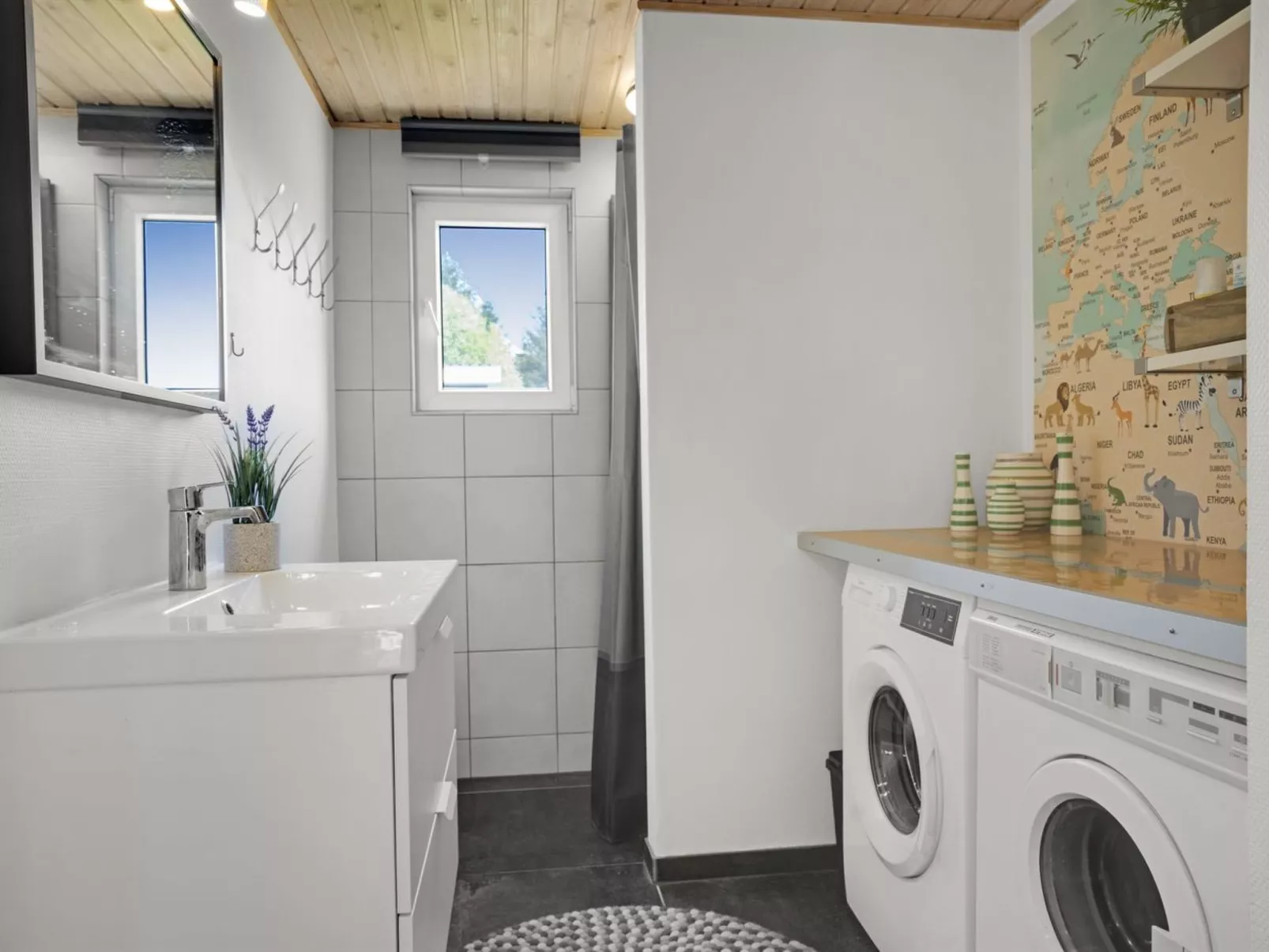 "Yorick" - 1km from the sea-Inside