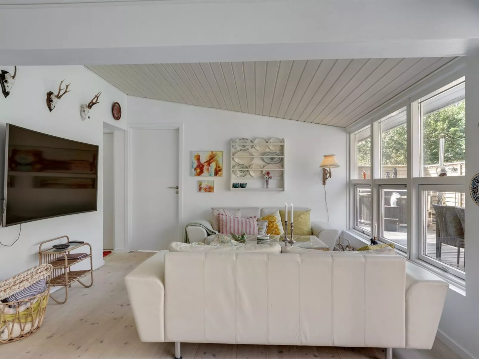 "Jaana" - 780m to the fjord-Drinnen