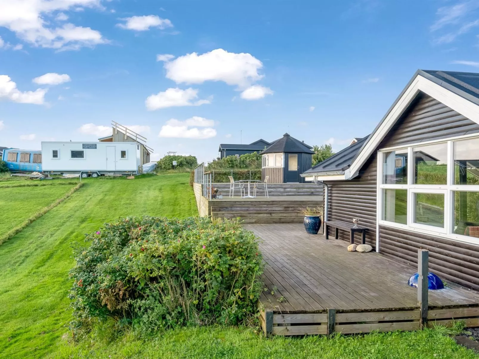 "Aksinja" - 250m to the fjord-Outside