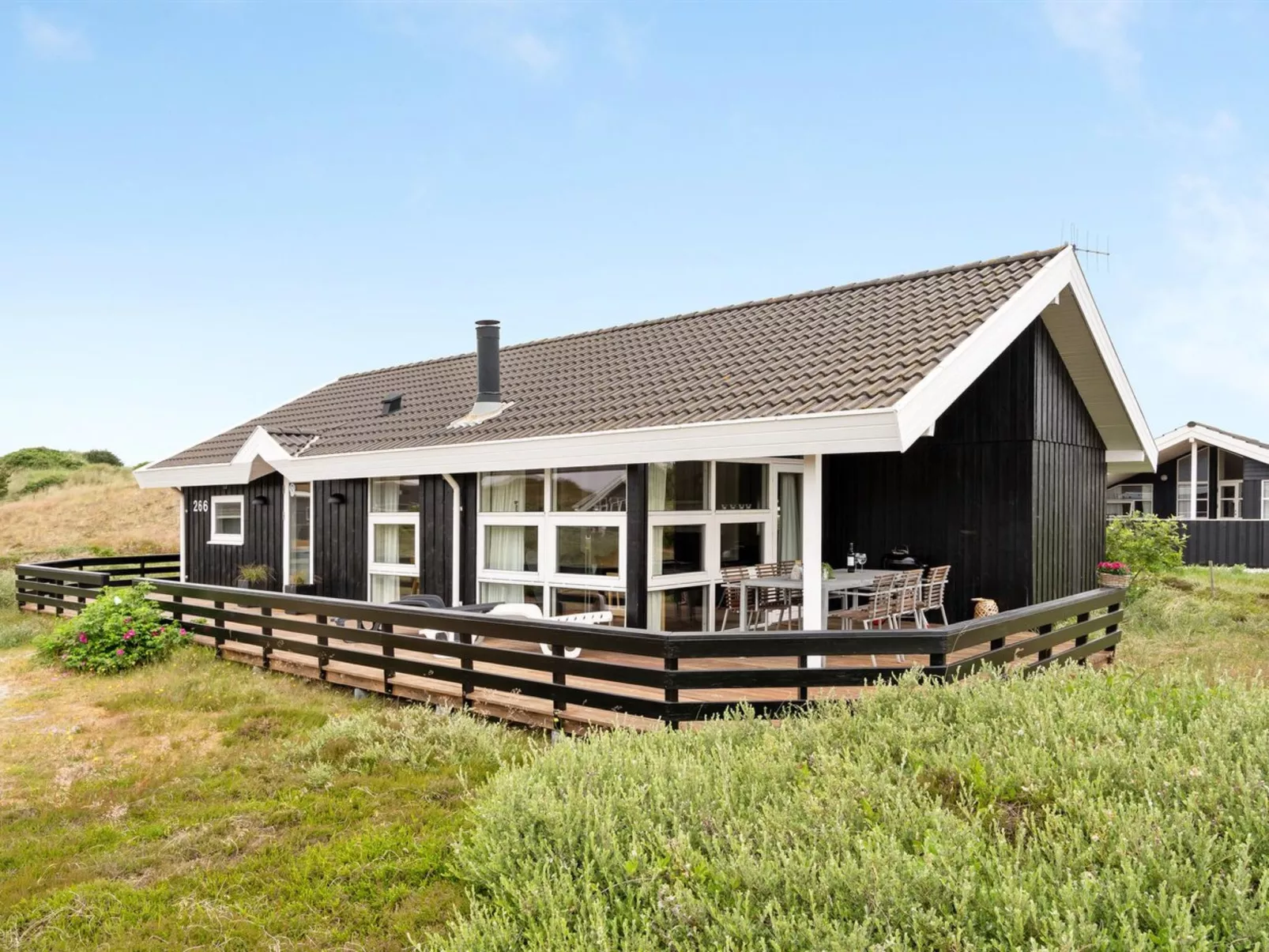 "Fejzo" - 700m to the fjord-Outside