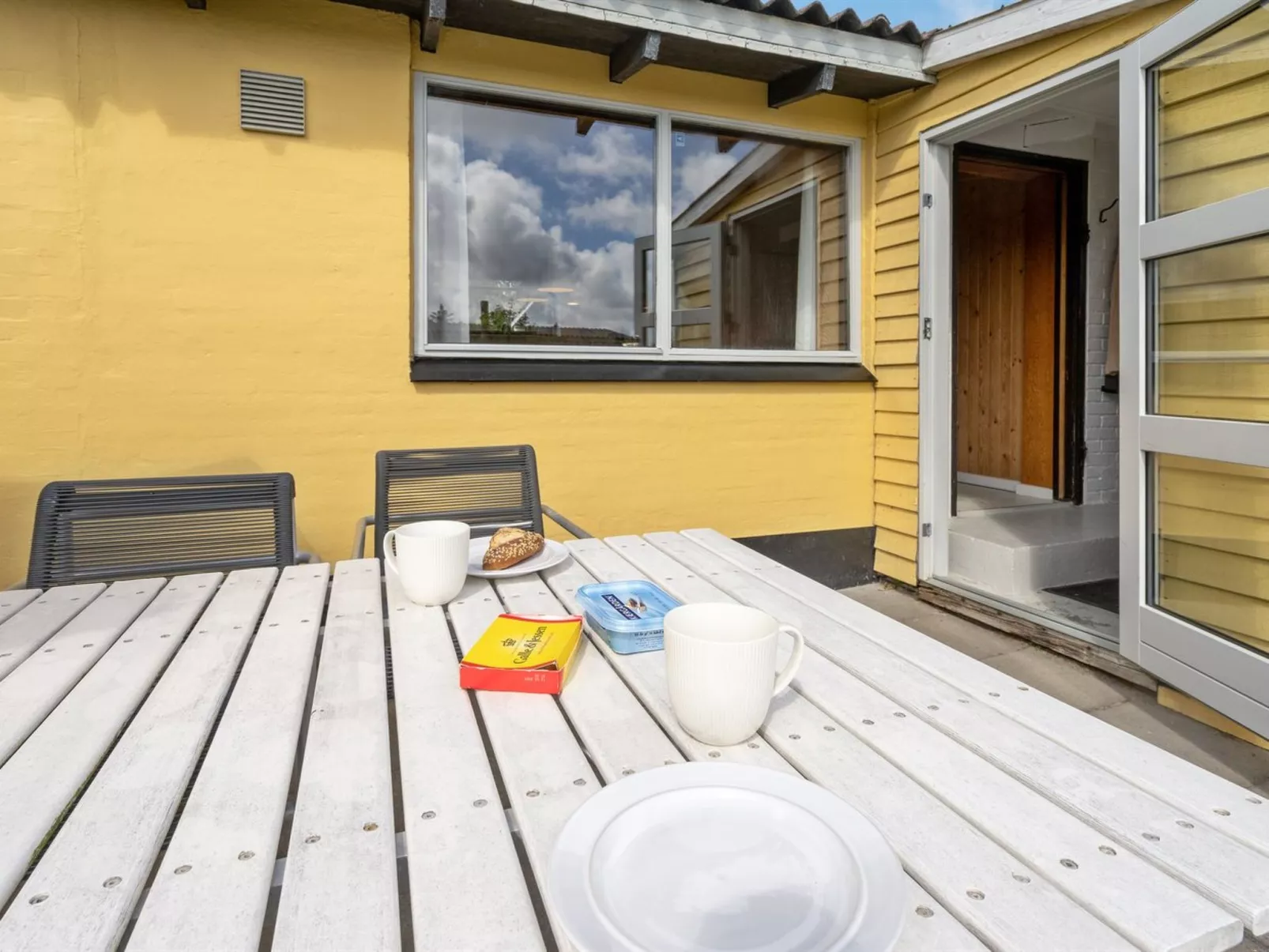 "Suki" - 650m from the sea-Outside