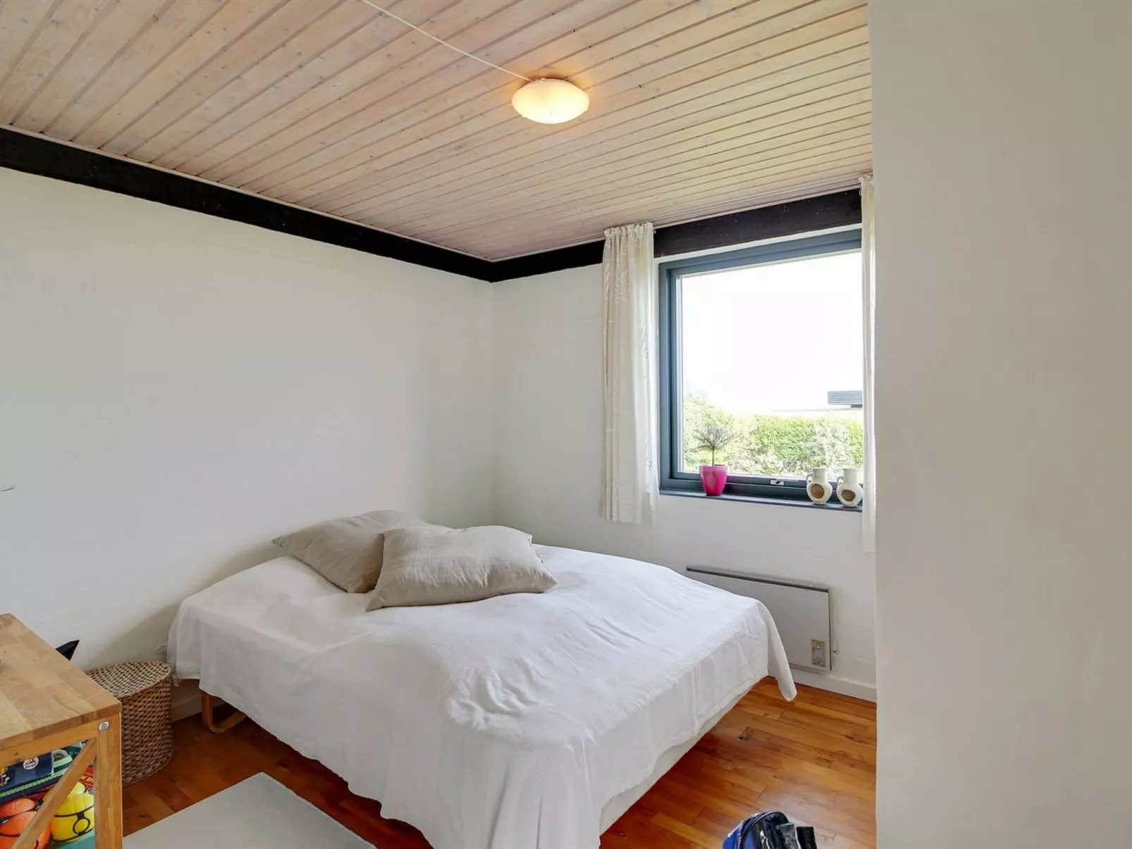 "Kiowa" - 100m from the sea-Dedans