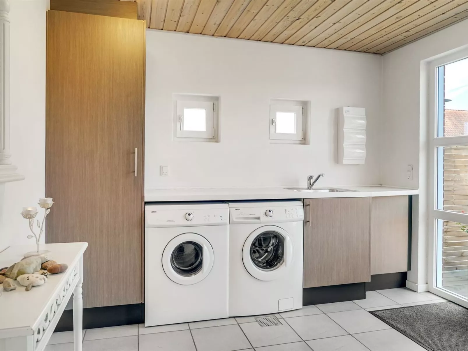 "Swipdagh" - 600m from the sea-Inside