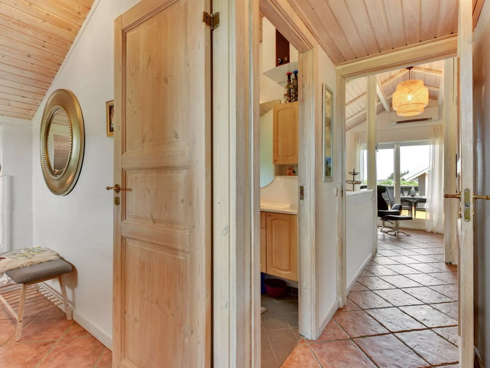 "Solbritt" - 330m to the fjord-Inside