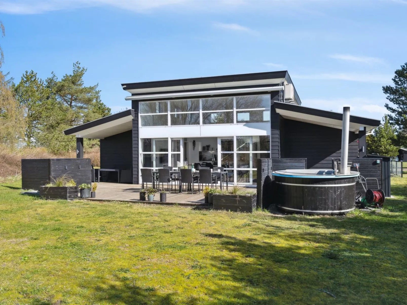 "Todor" - 1.1km from the sea-Draußen