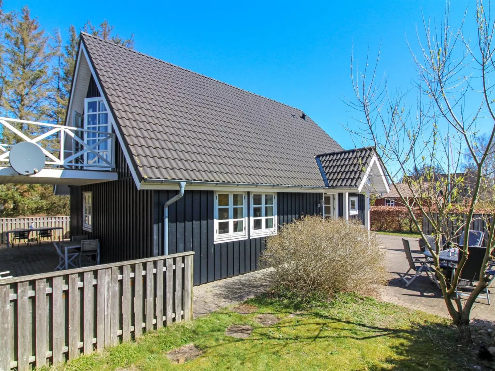 "Othelia" - 1.8km from the sea-Outside