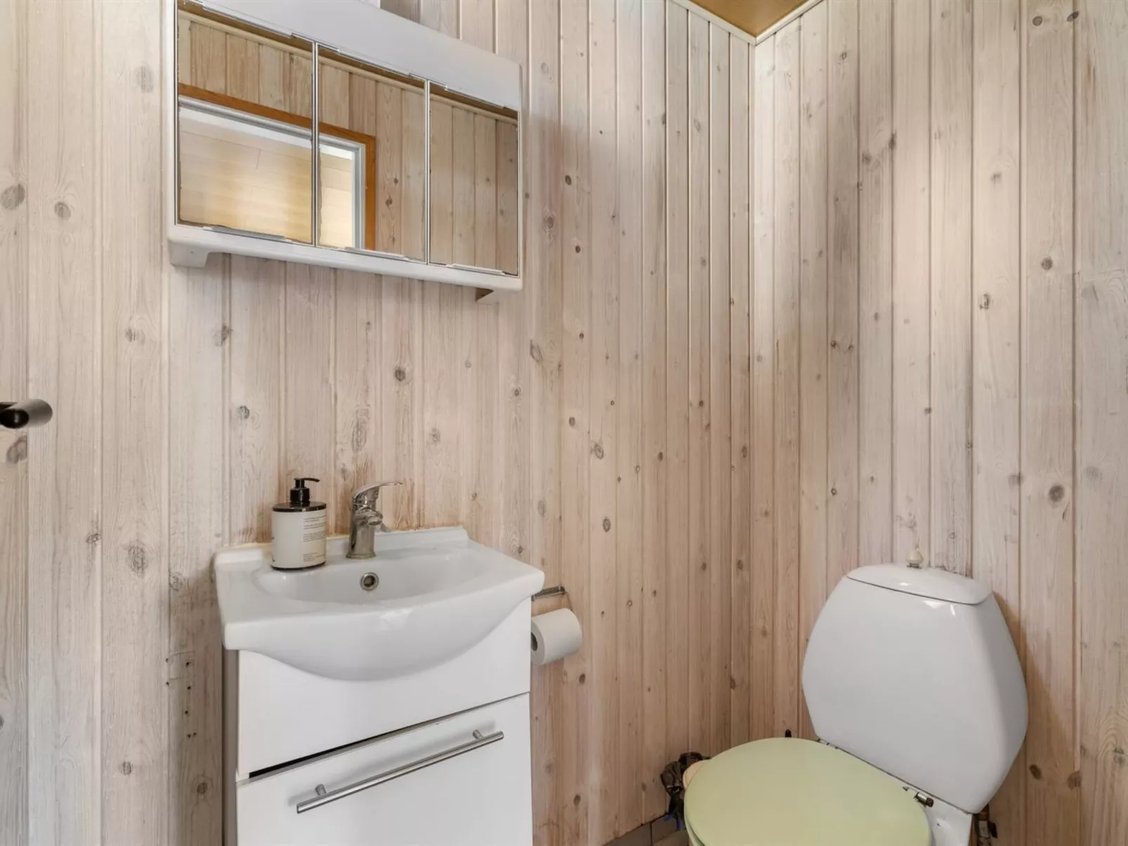 "Neea" - 40m from the sea-Drinnen