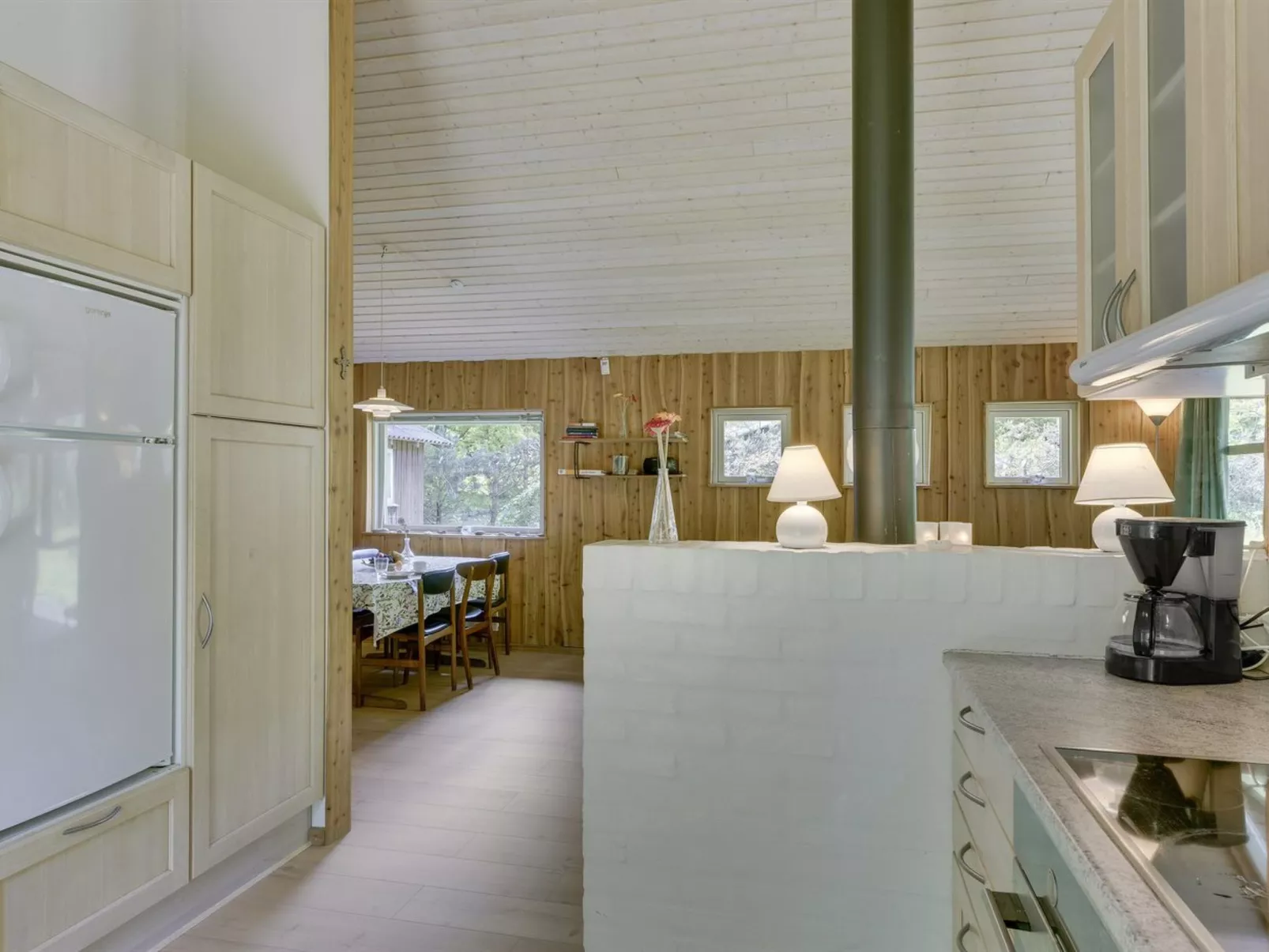 "Tydulf" - 34km from the sea-Inside