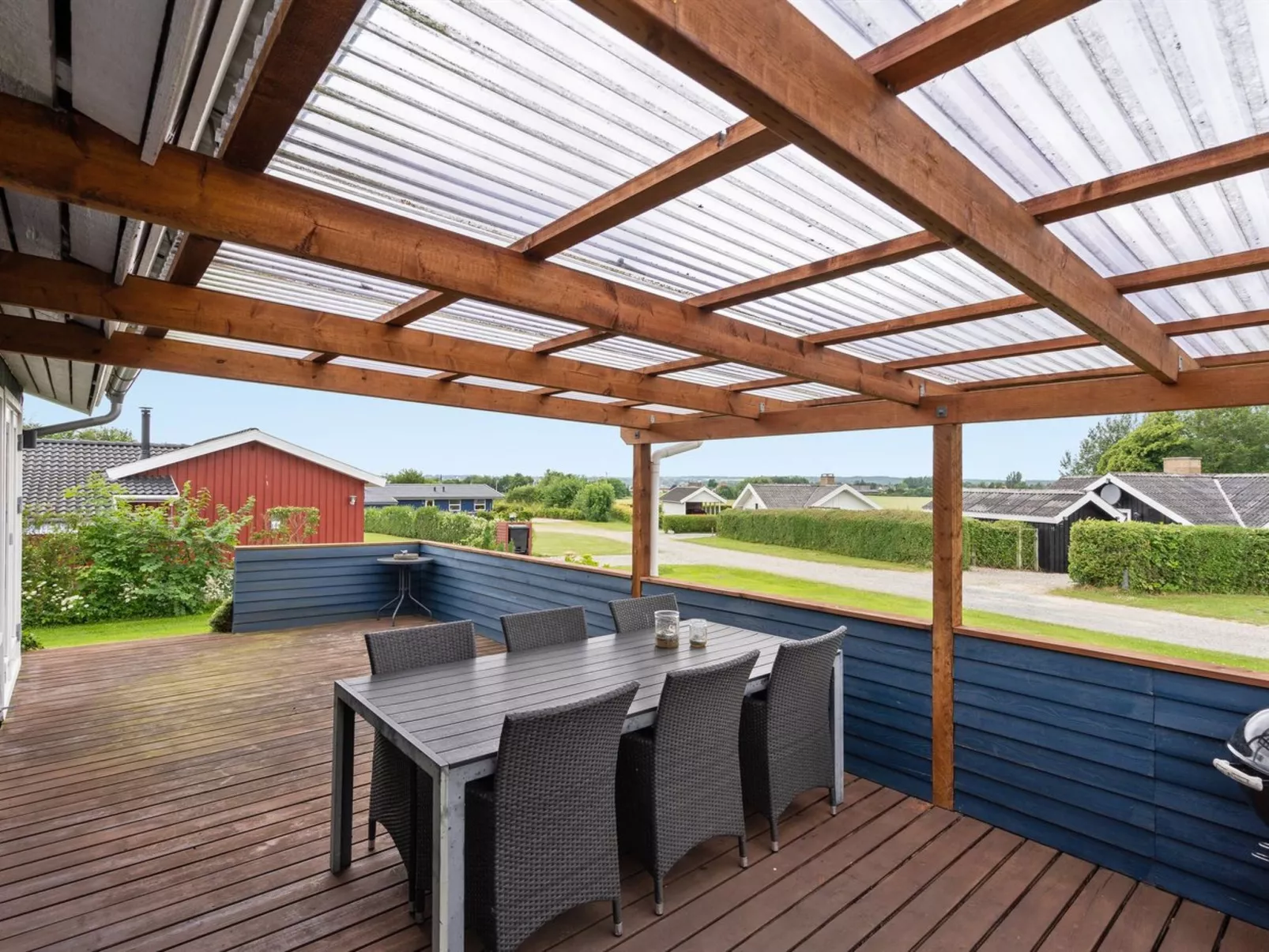 "Roar" - 500m from the sea-Draußen