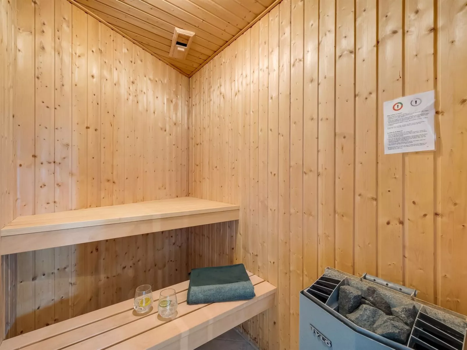 "Reiner" - 300m to the fjord-Dedans