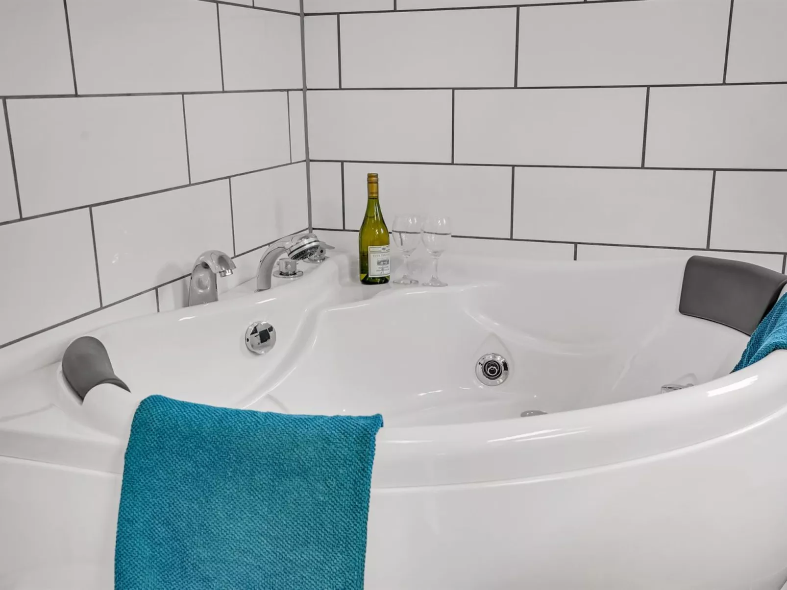 "Ayen" - 1.5km from the sea-Dedans