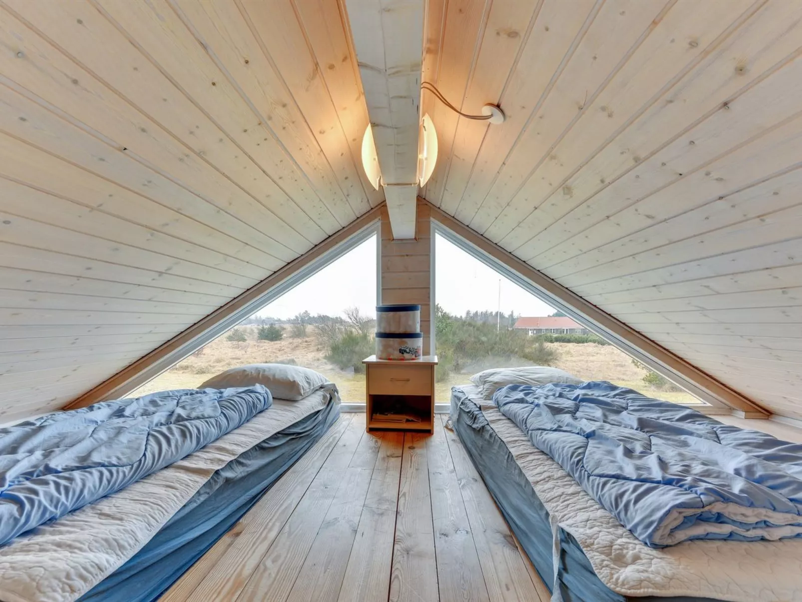 "Karmen" - 300m to the fjord-Dedans