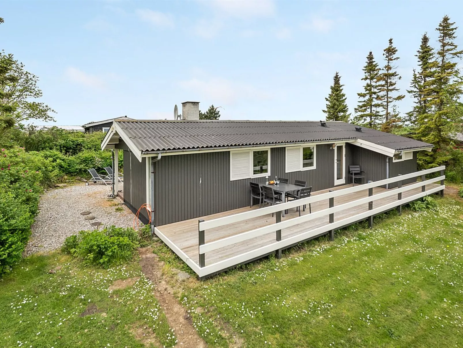 "Jenny" - 140m from the sea-Outside