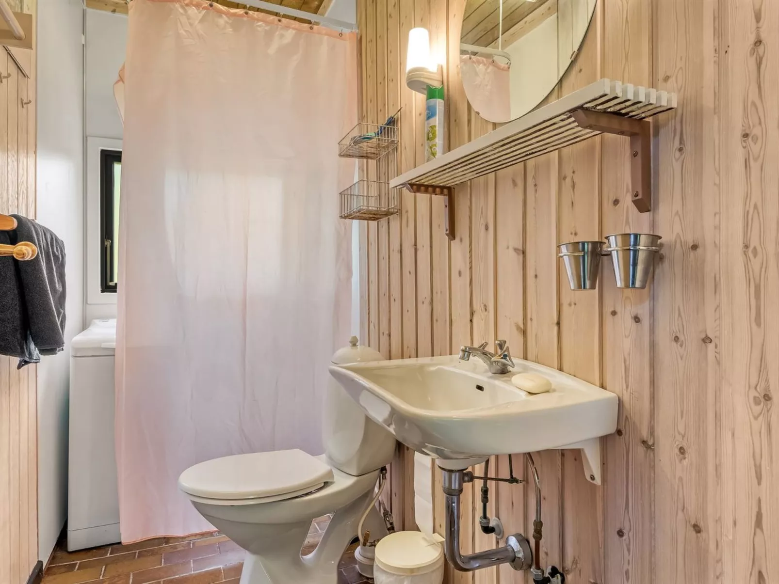 "Elfrieda" - 1.6km from the sea-Dedans