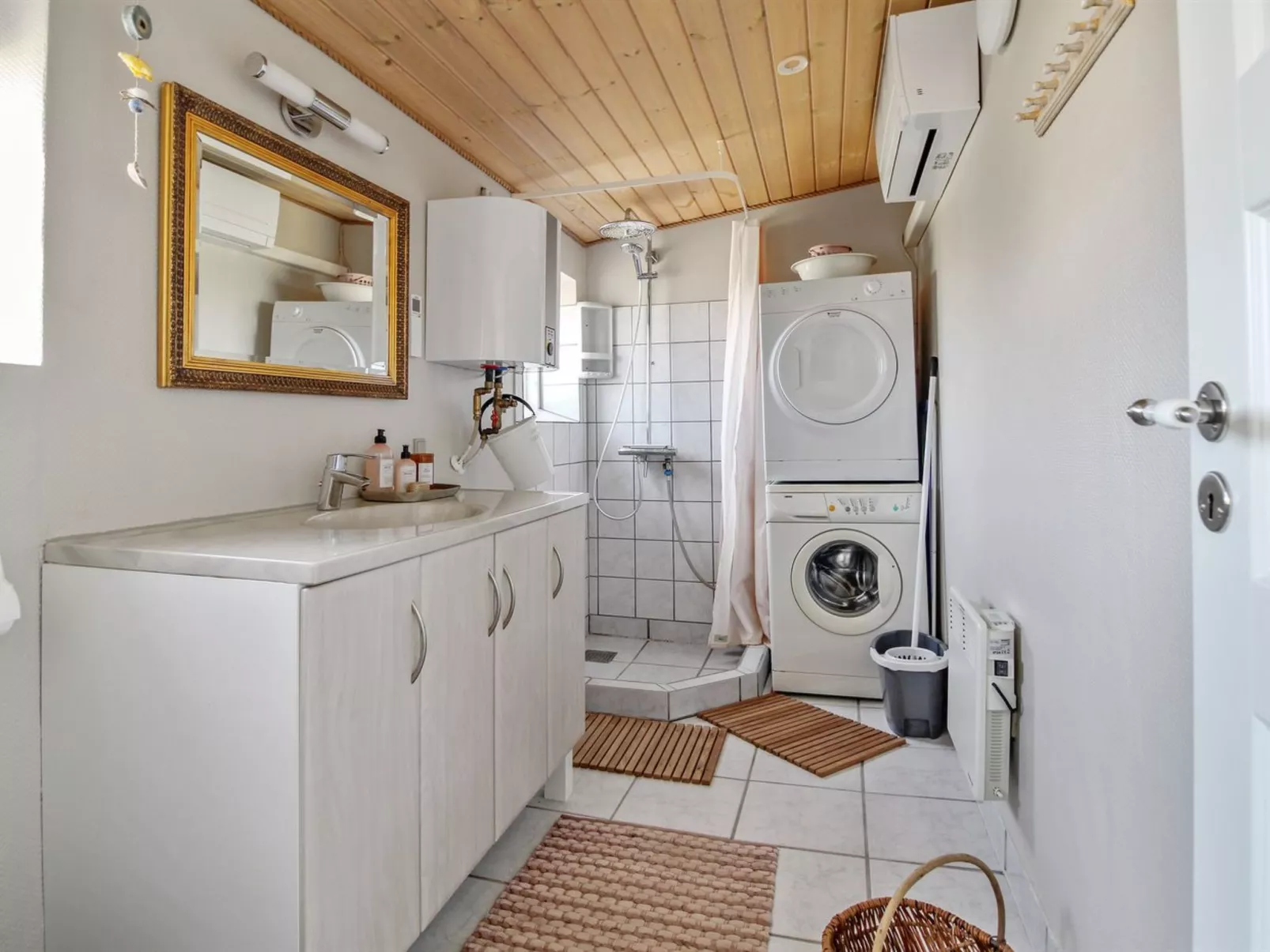 "Jorie" - 100m from the sea-Inside