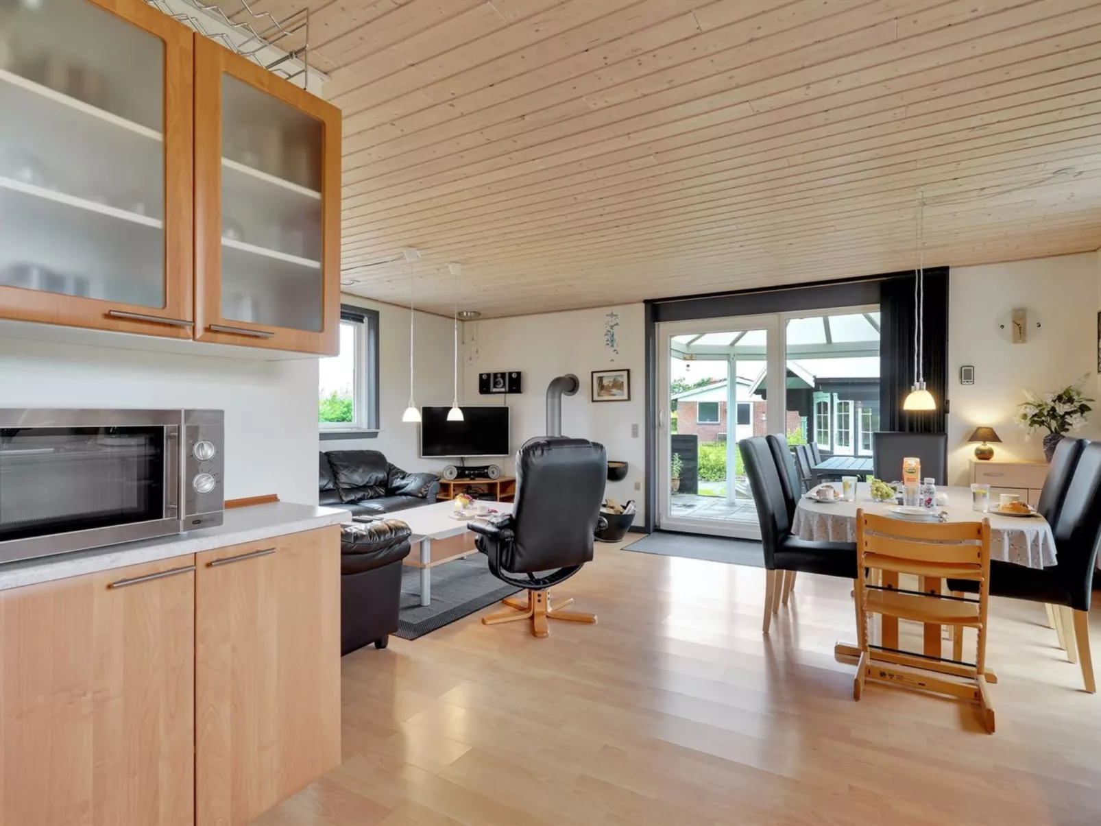 "Ørger" - 400m to the fjord-Dedans