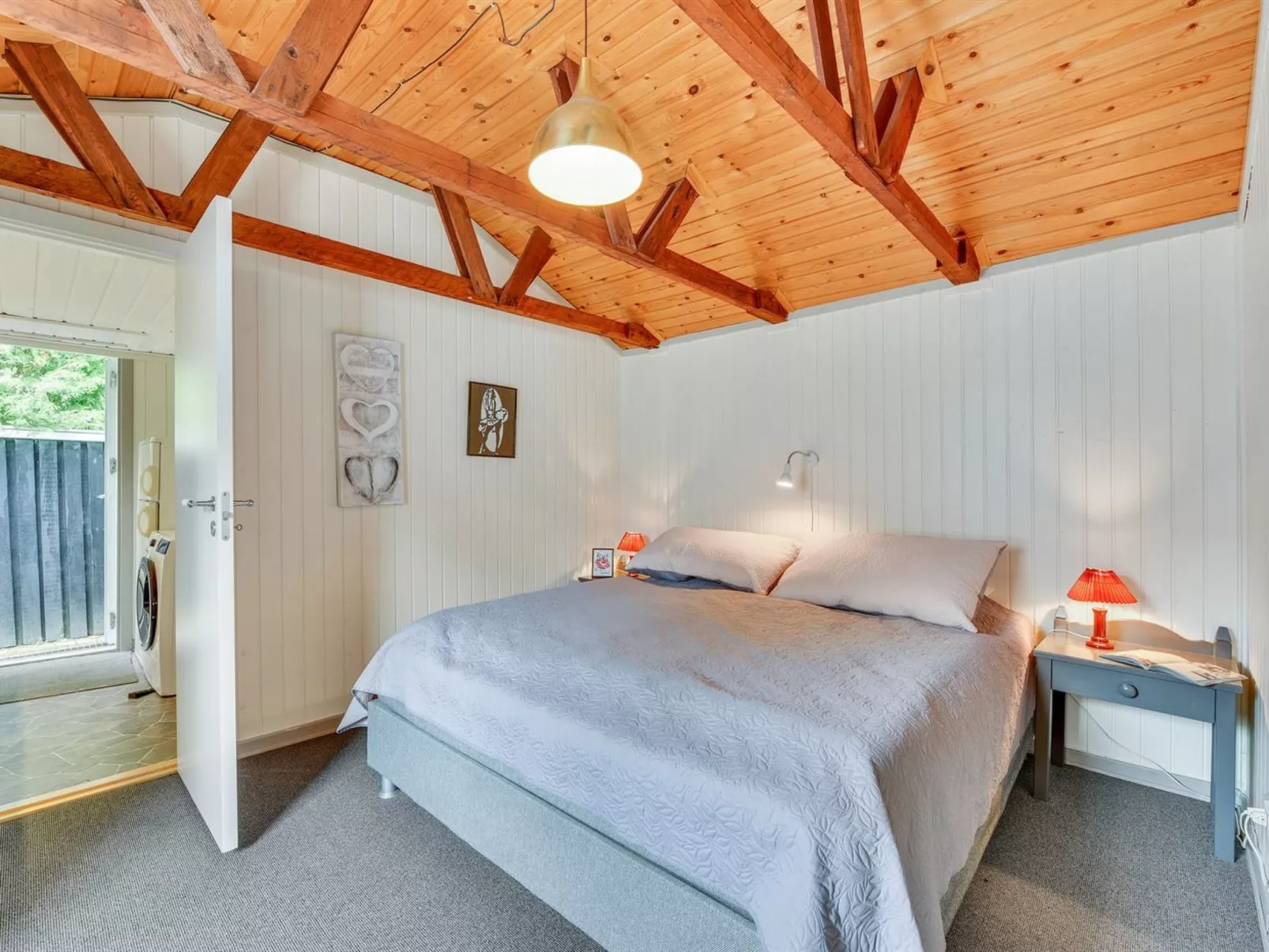 "Elizabeth" - 400m to the fjord-Inside