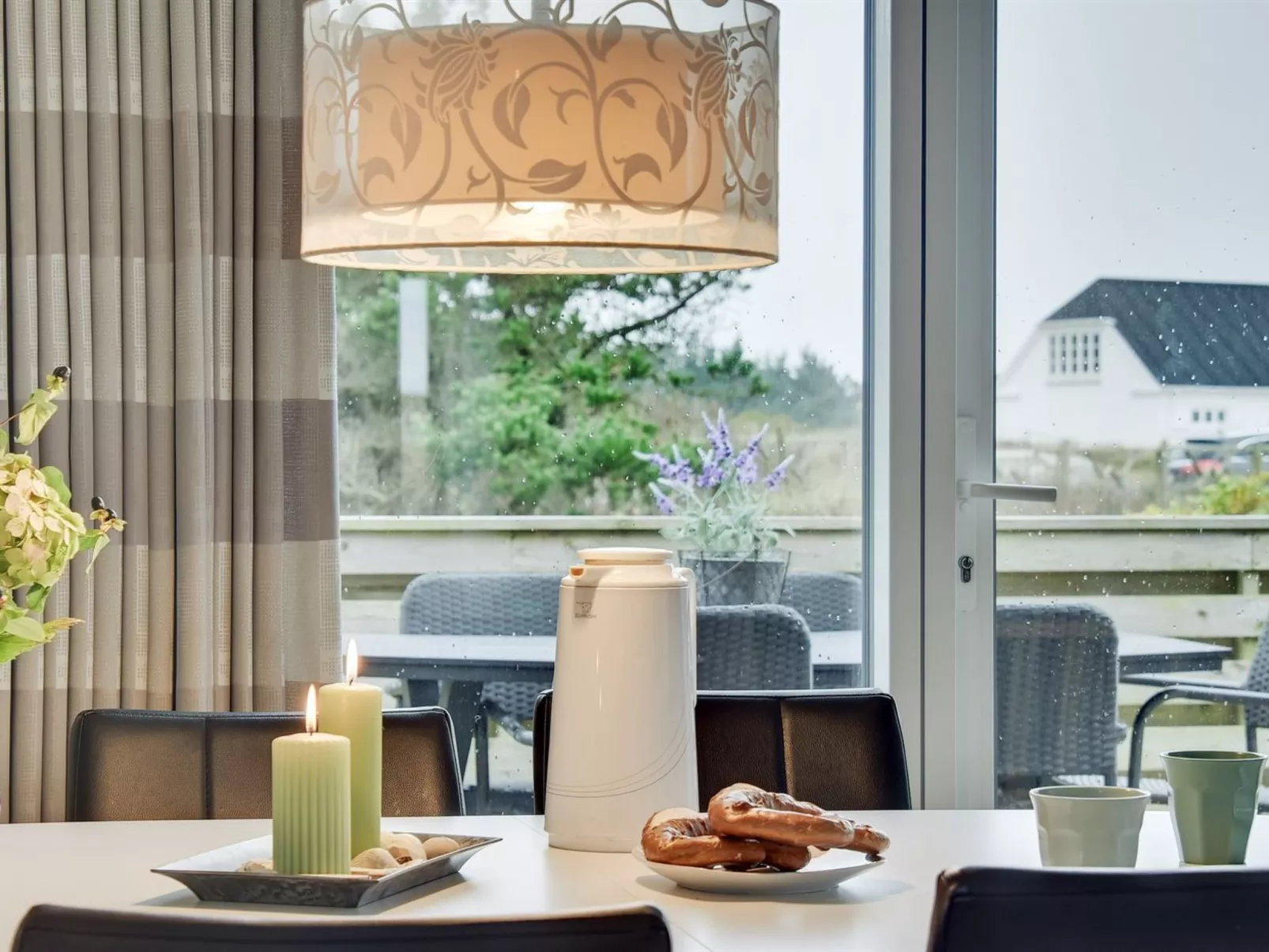 "Hawarth" - 300m to the fjord-Drinnen