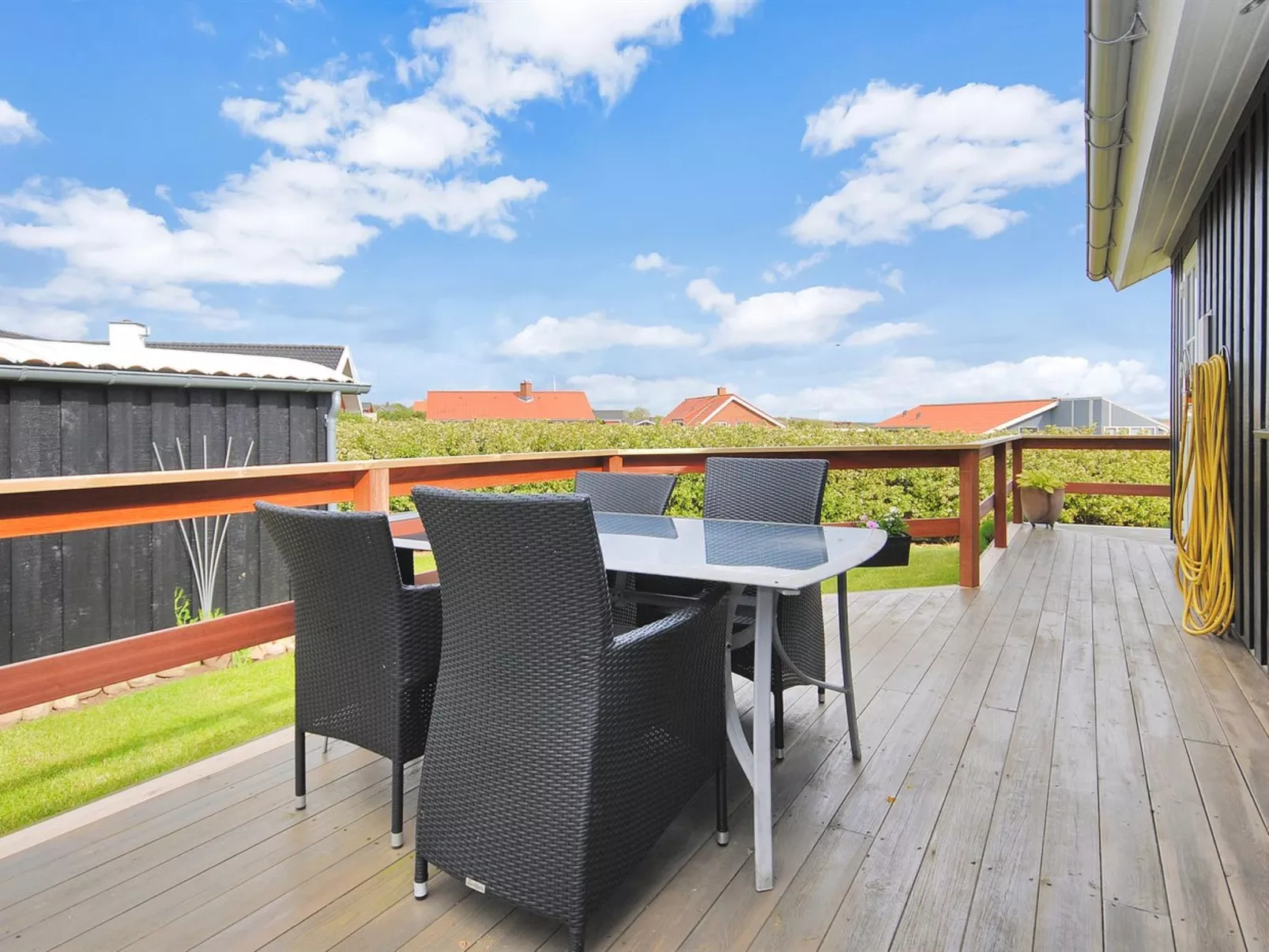 "Eberta" - 200m to the fjord-Dehors