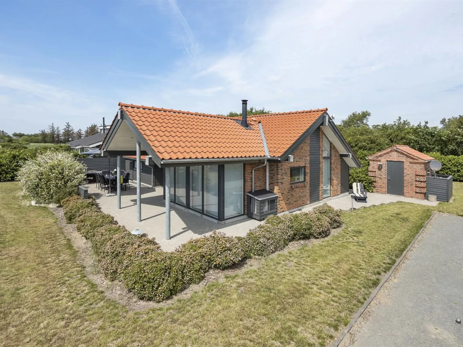 "Donka" - 300m to the fjord-Draußen